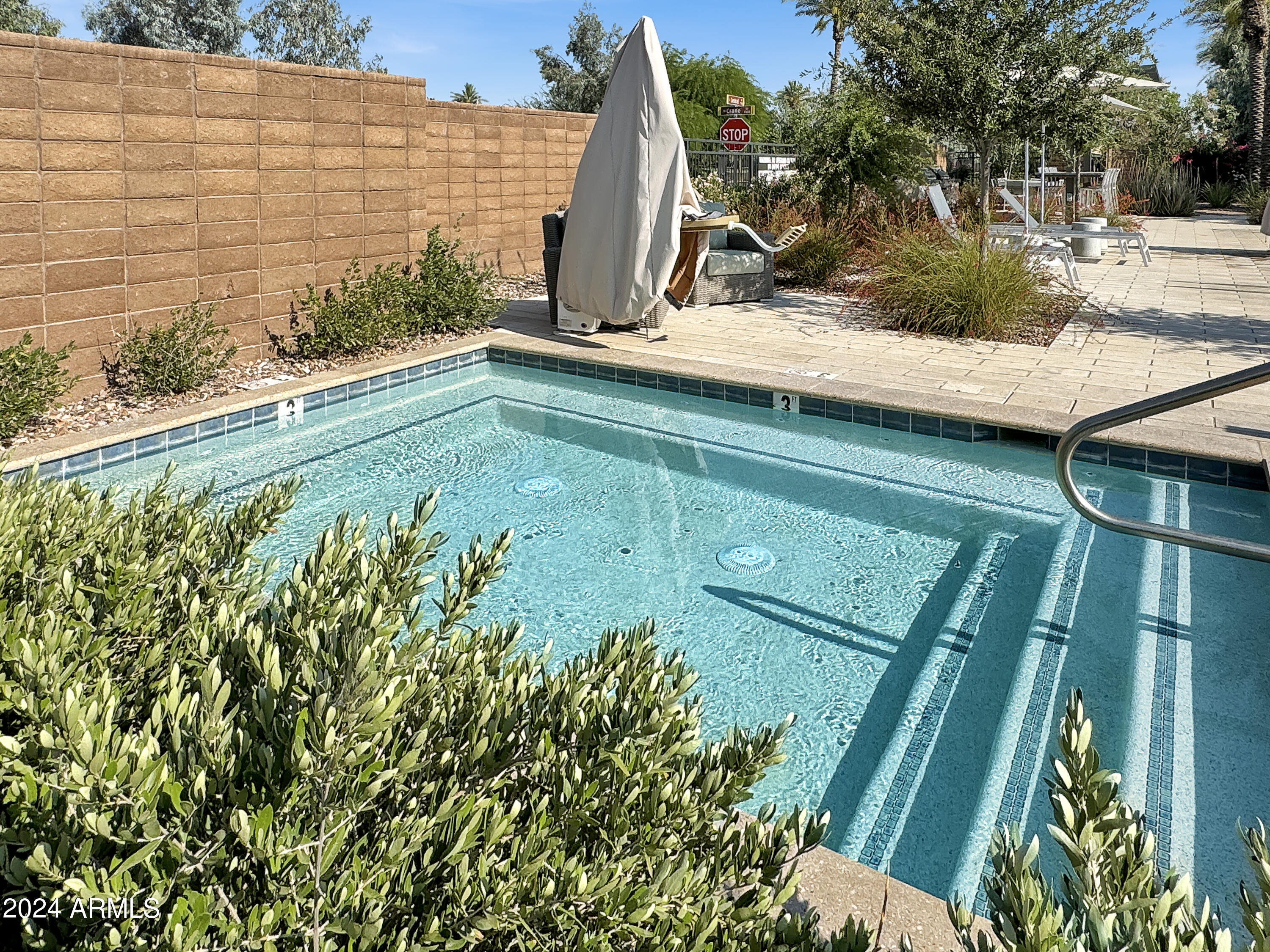 1111 W DIAMONDBACK Drive