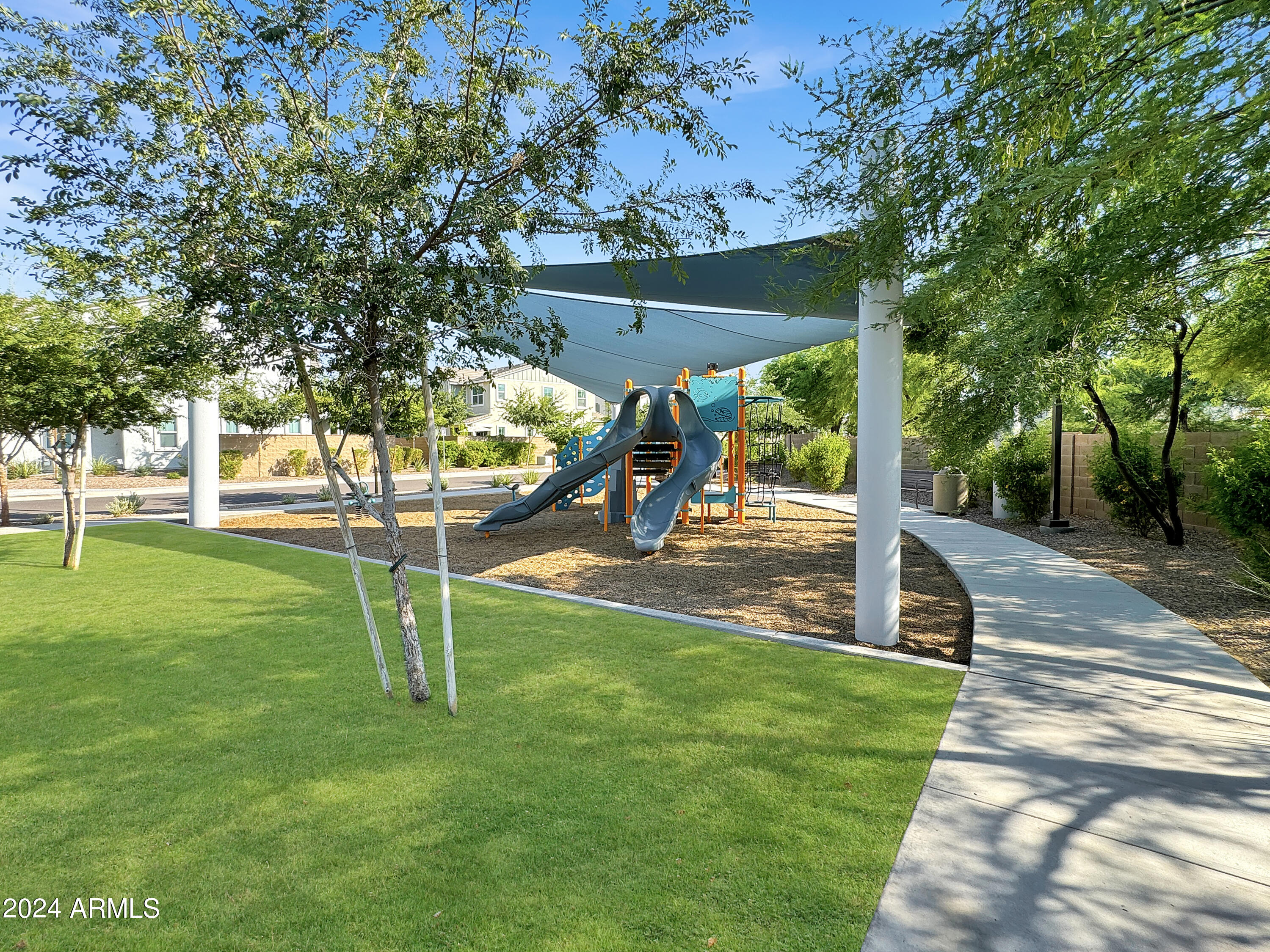 1111 W DIAMONDBACK Drive
