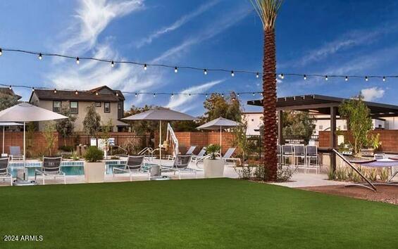 1111 W DIAMONDBACK Drive