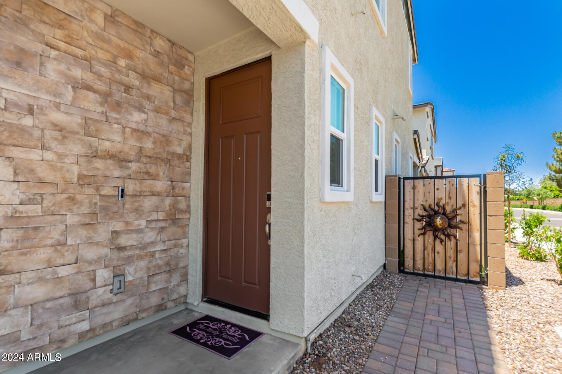 1111 W DIAMONDBACK Drive