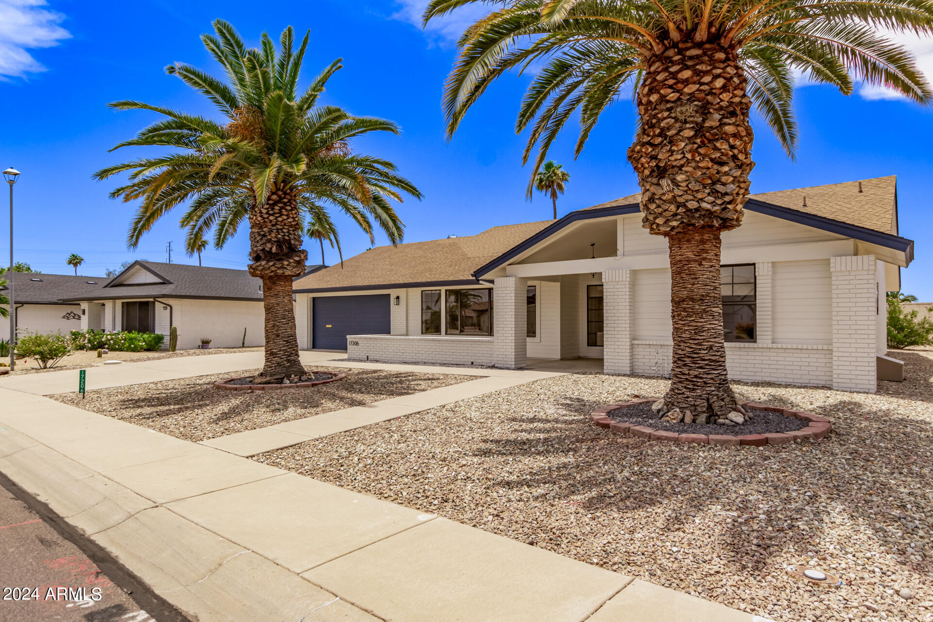 17206 N DESERT GLEN Drive