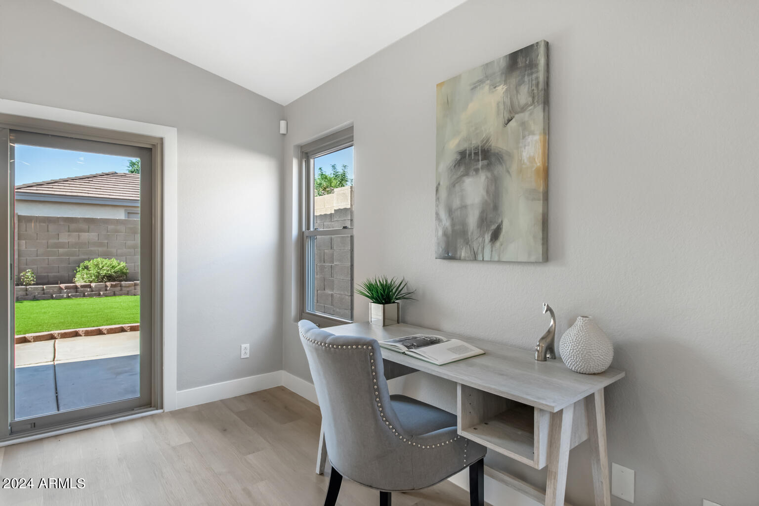 3112 E MILLBRAE Lane