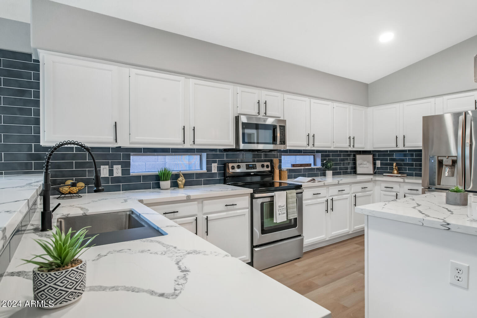 3112 E MILLBRAE Lane