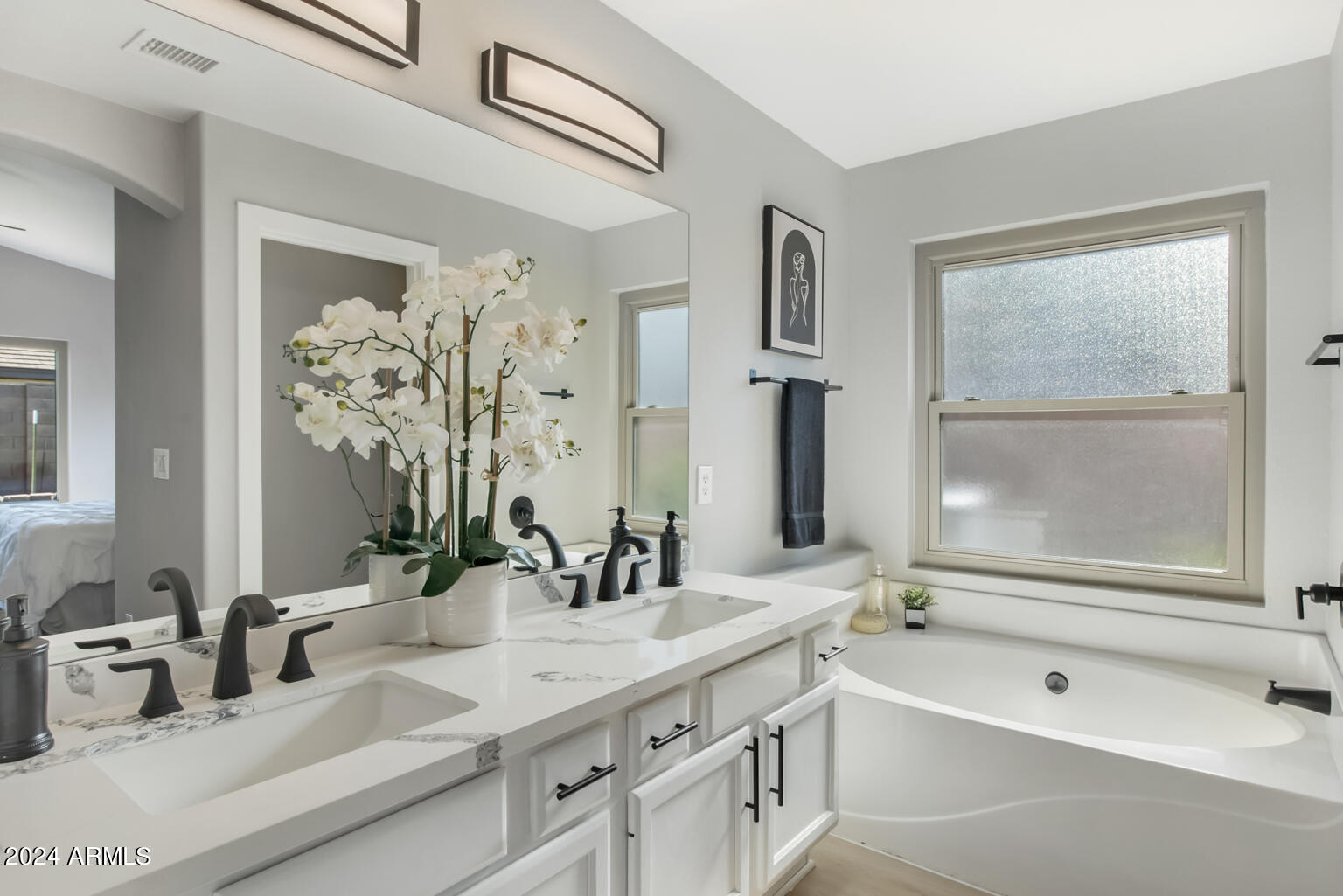3112 E MILLBRAE Lane