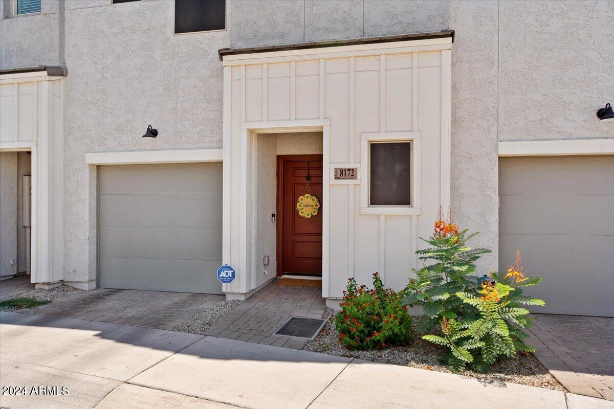 8172 N 22ND Drive