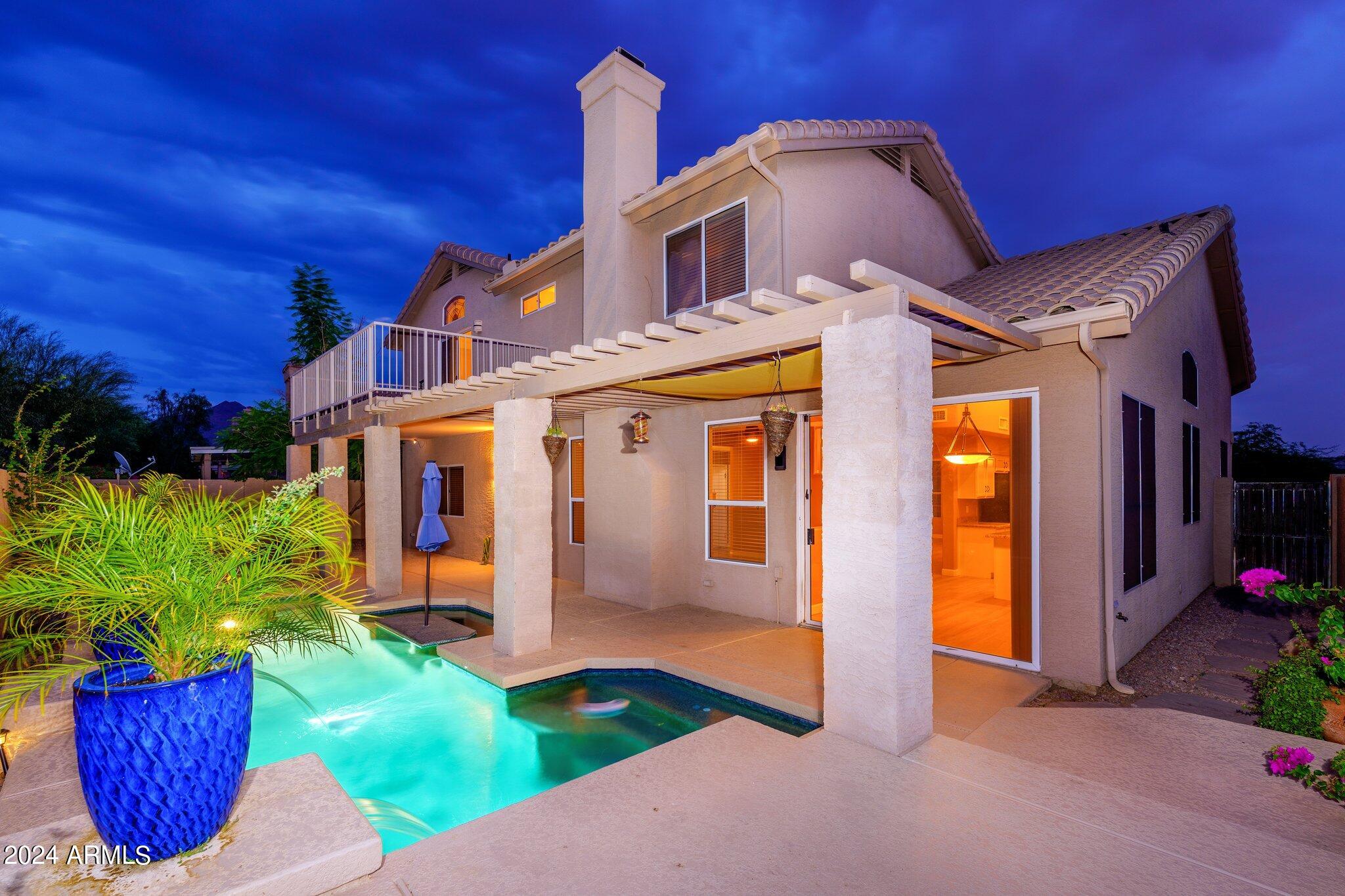 9038 E MAPLE Drive