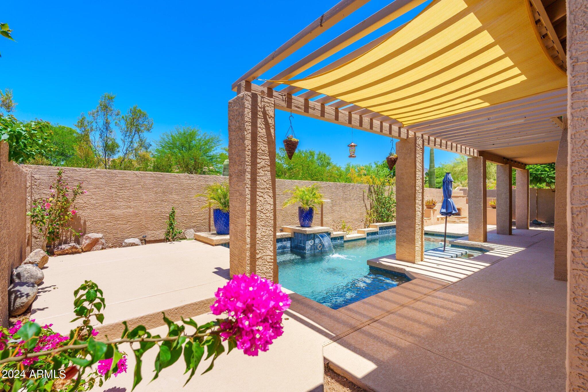 9038 E MAPLE Drive