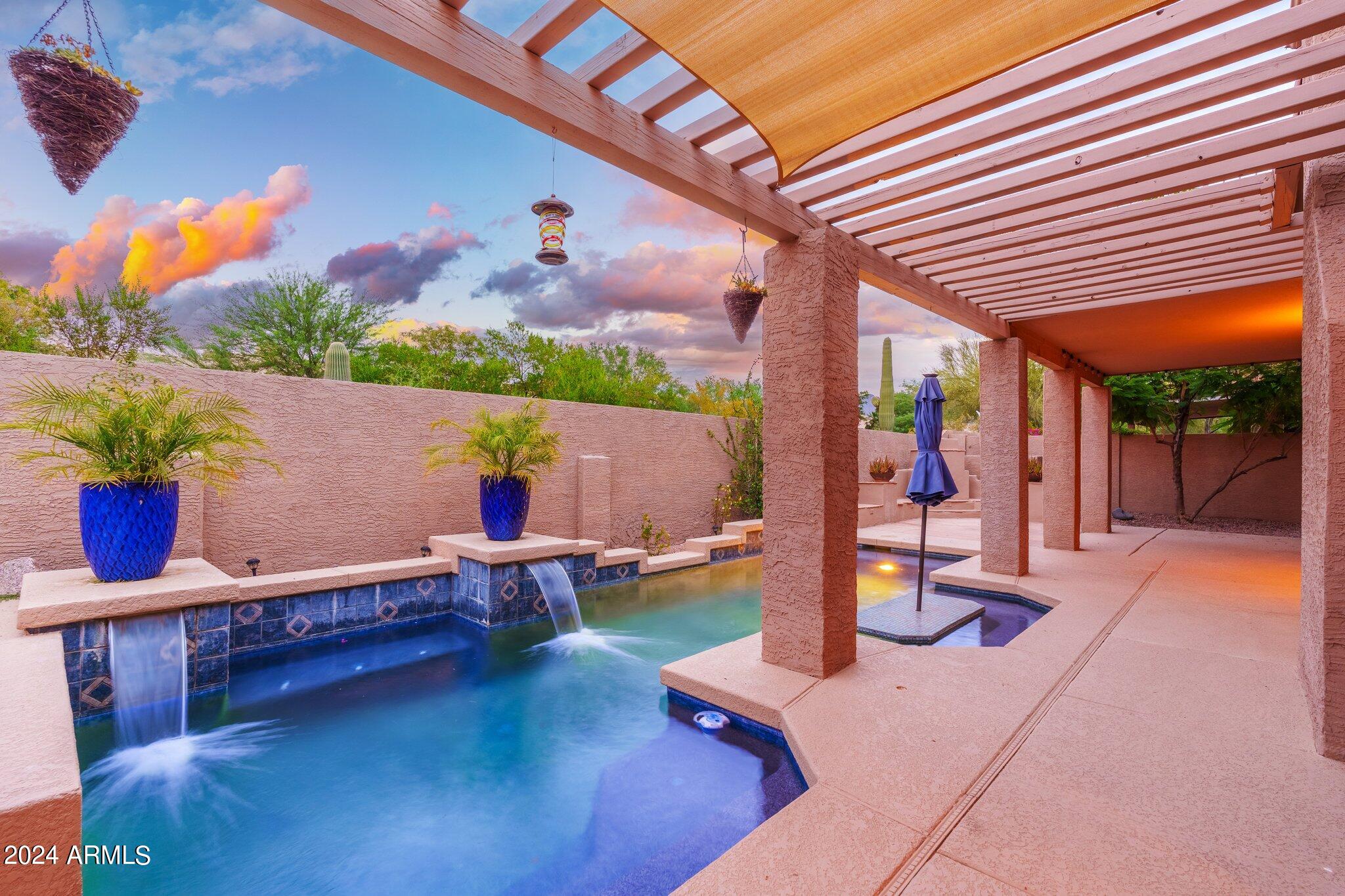 9038 E MAPLE Drive