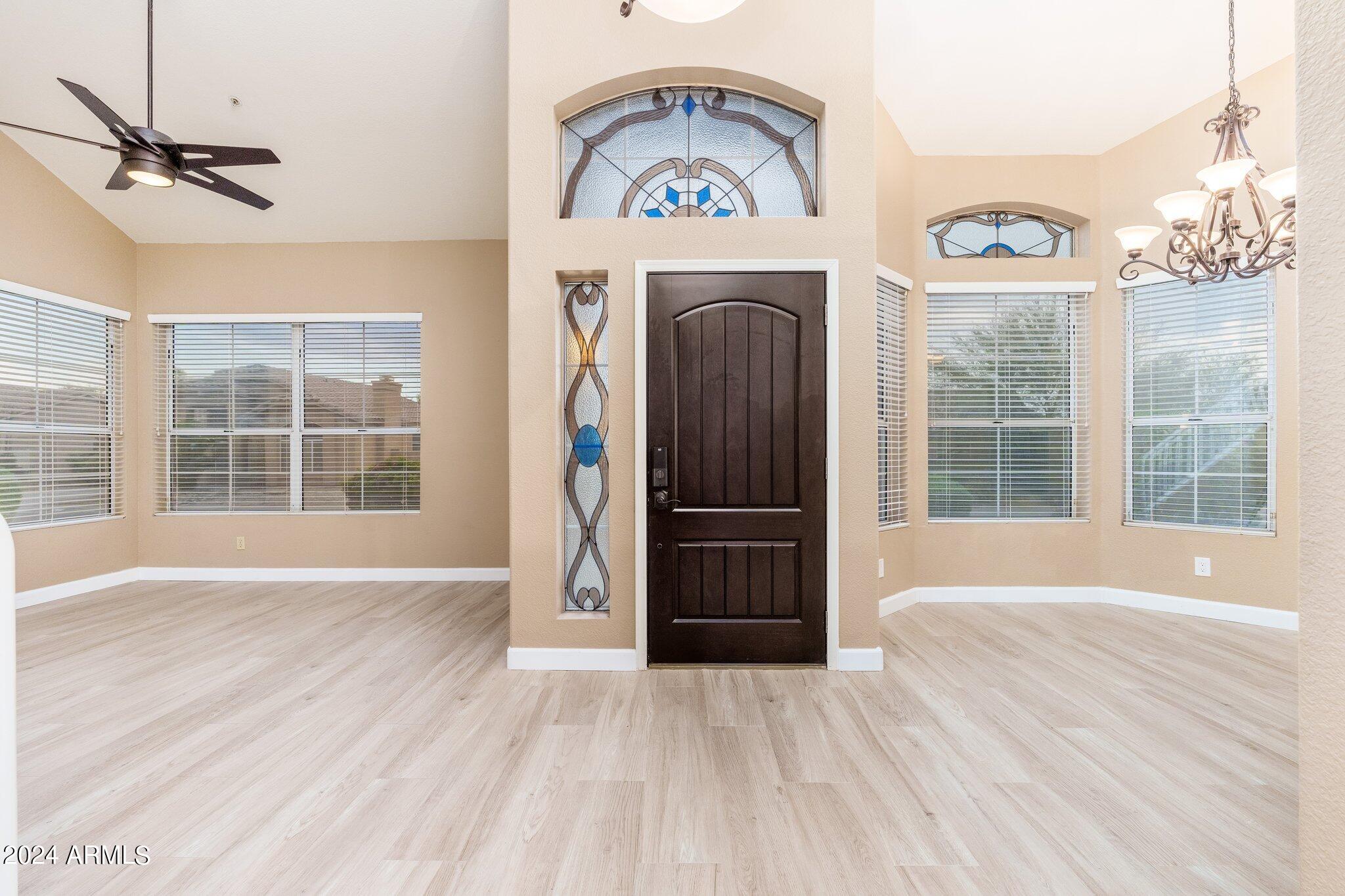 9038 E MAPLE Drive