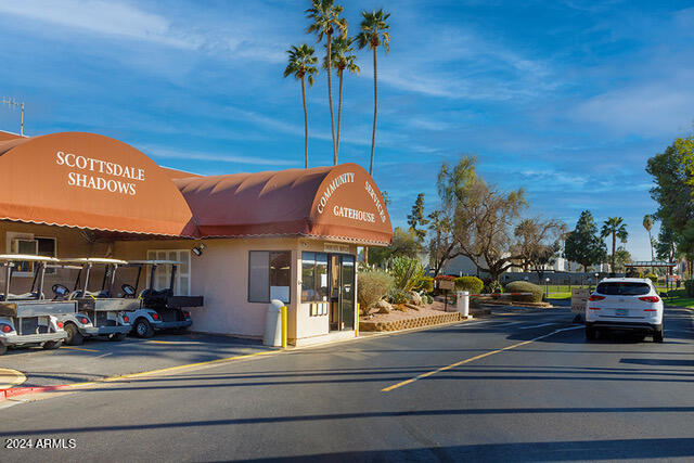 7840 E Camelback Road, 208