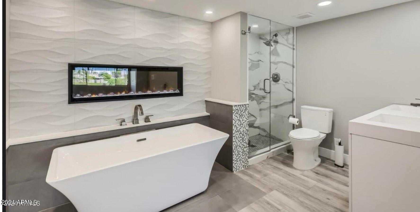 7840 E Camelback Road, 208