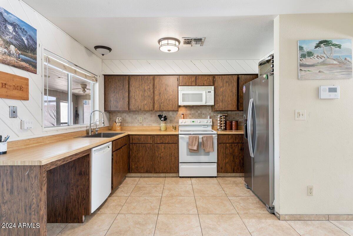 5116 W LUPINE Avenue