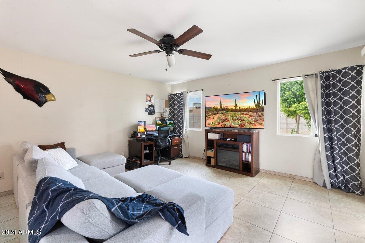 5116 W LUPINE Avenue