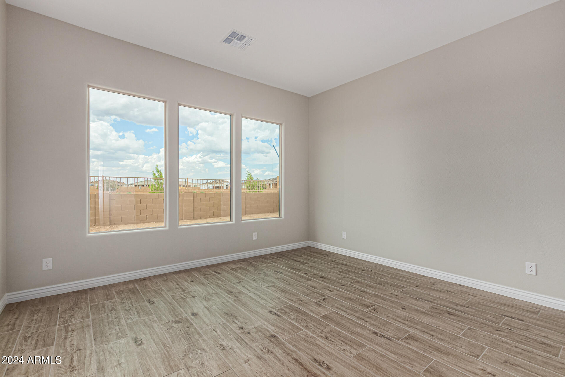 1510 W CHERRYWOOD Drive