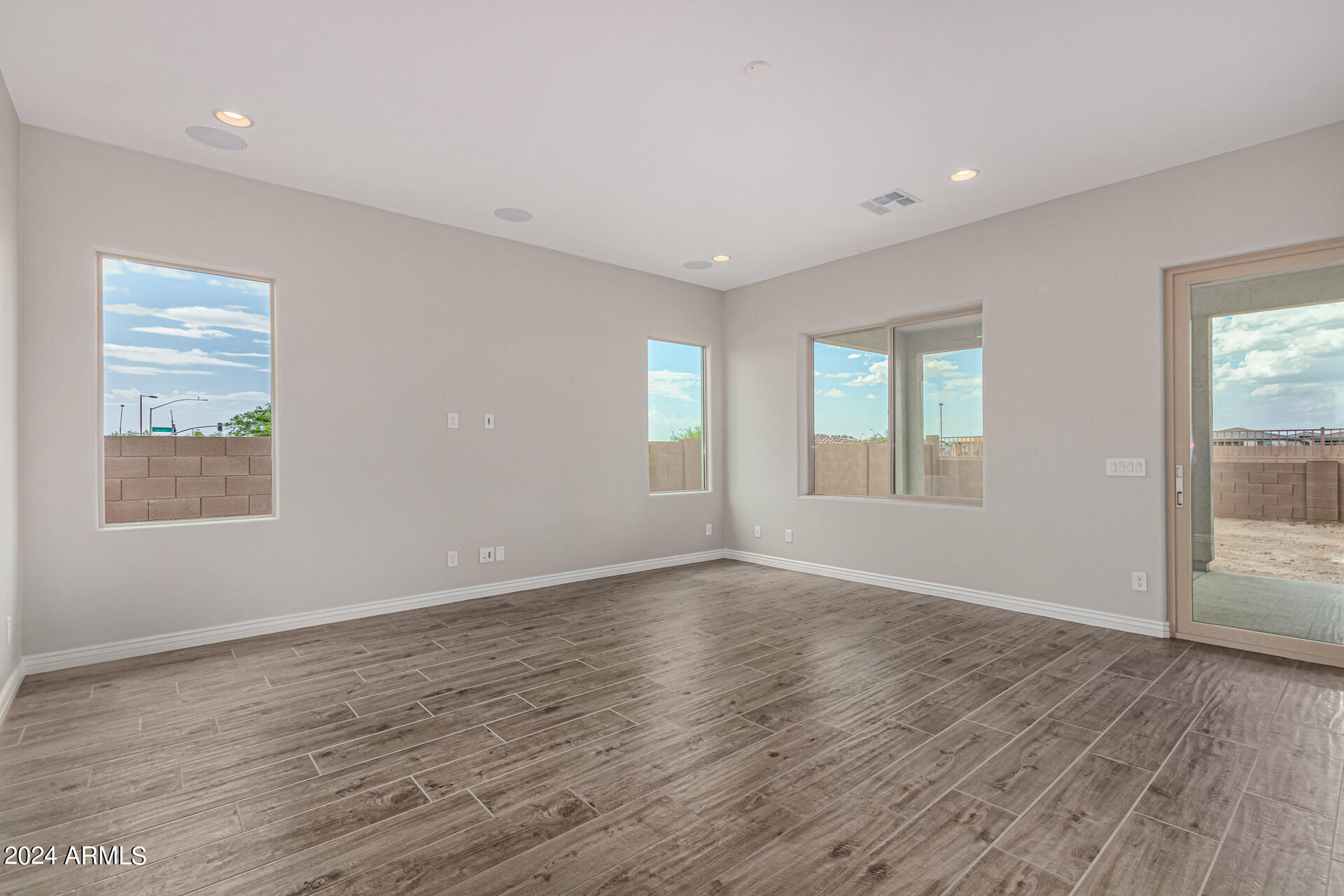 1510 W CHERRYWOOD Drive