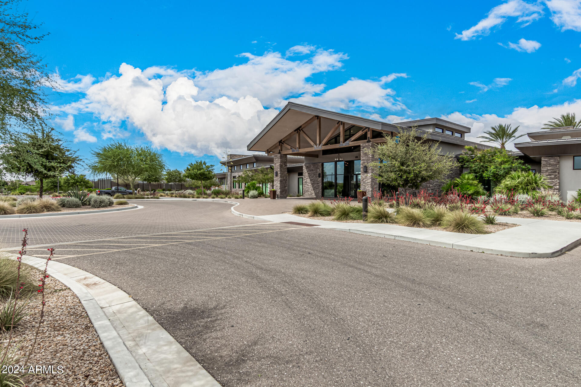 1510 W CHERRYWOOD Drive