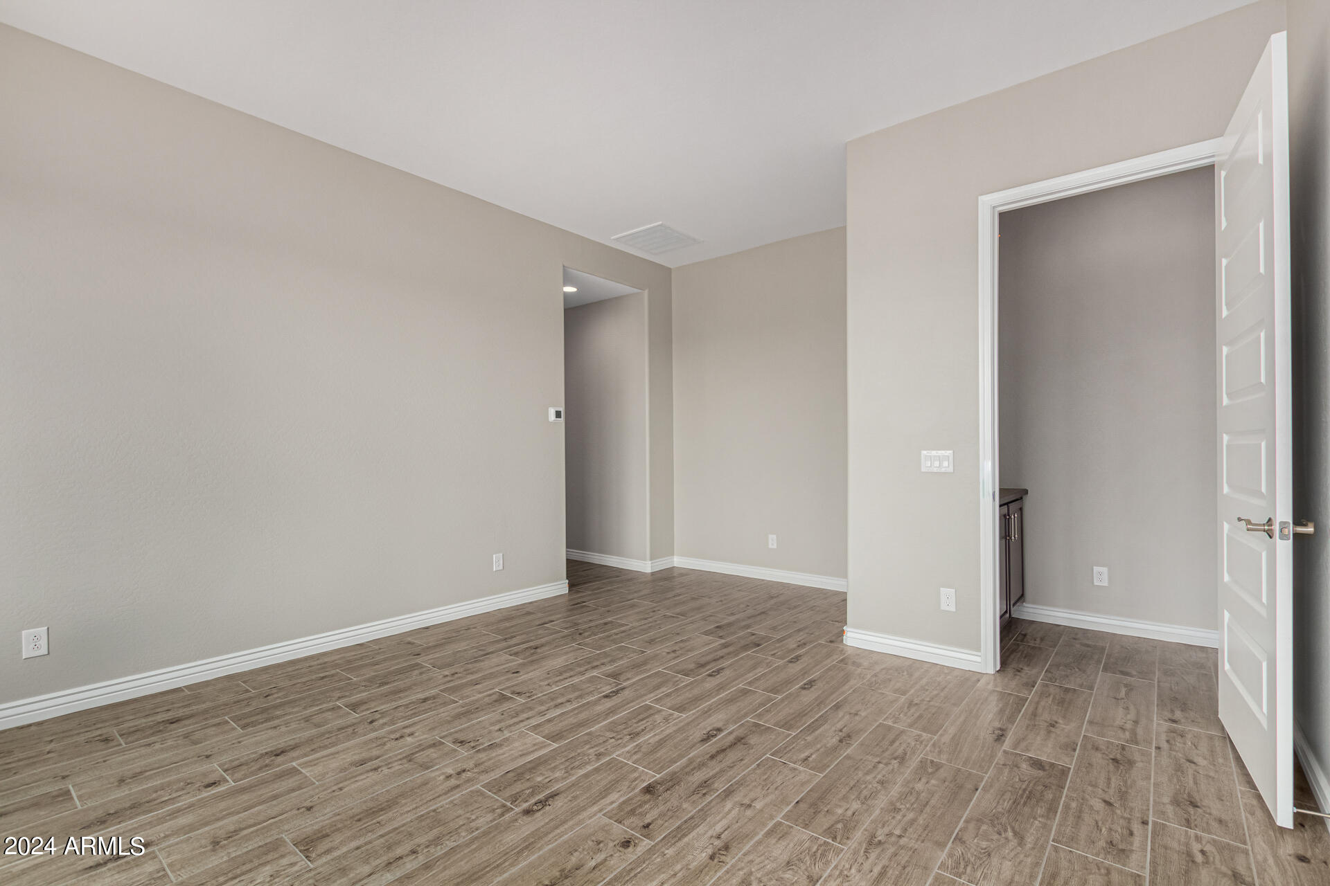 1510 W CHERRYWOOD Drive