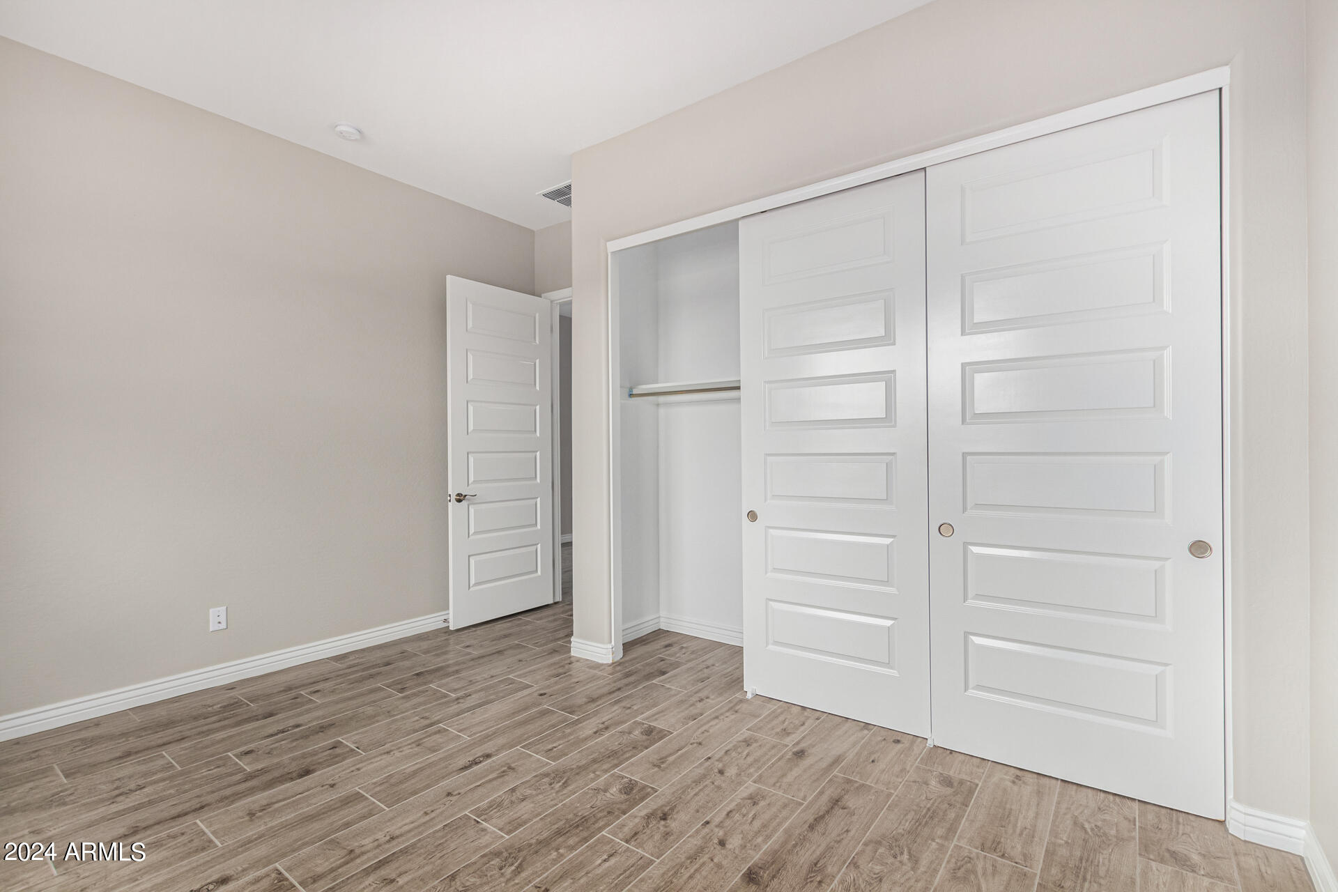 1510 W CHERRYWOOD Drive