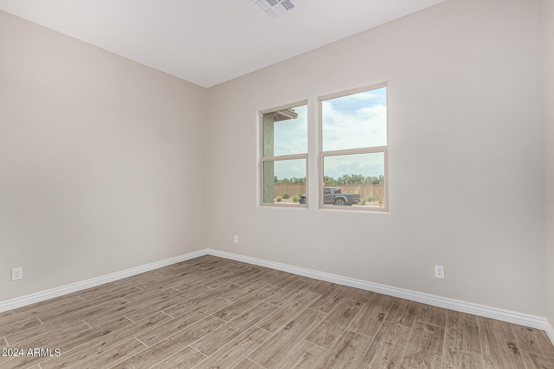 1510 W CHERRYWOOD Drive