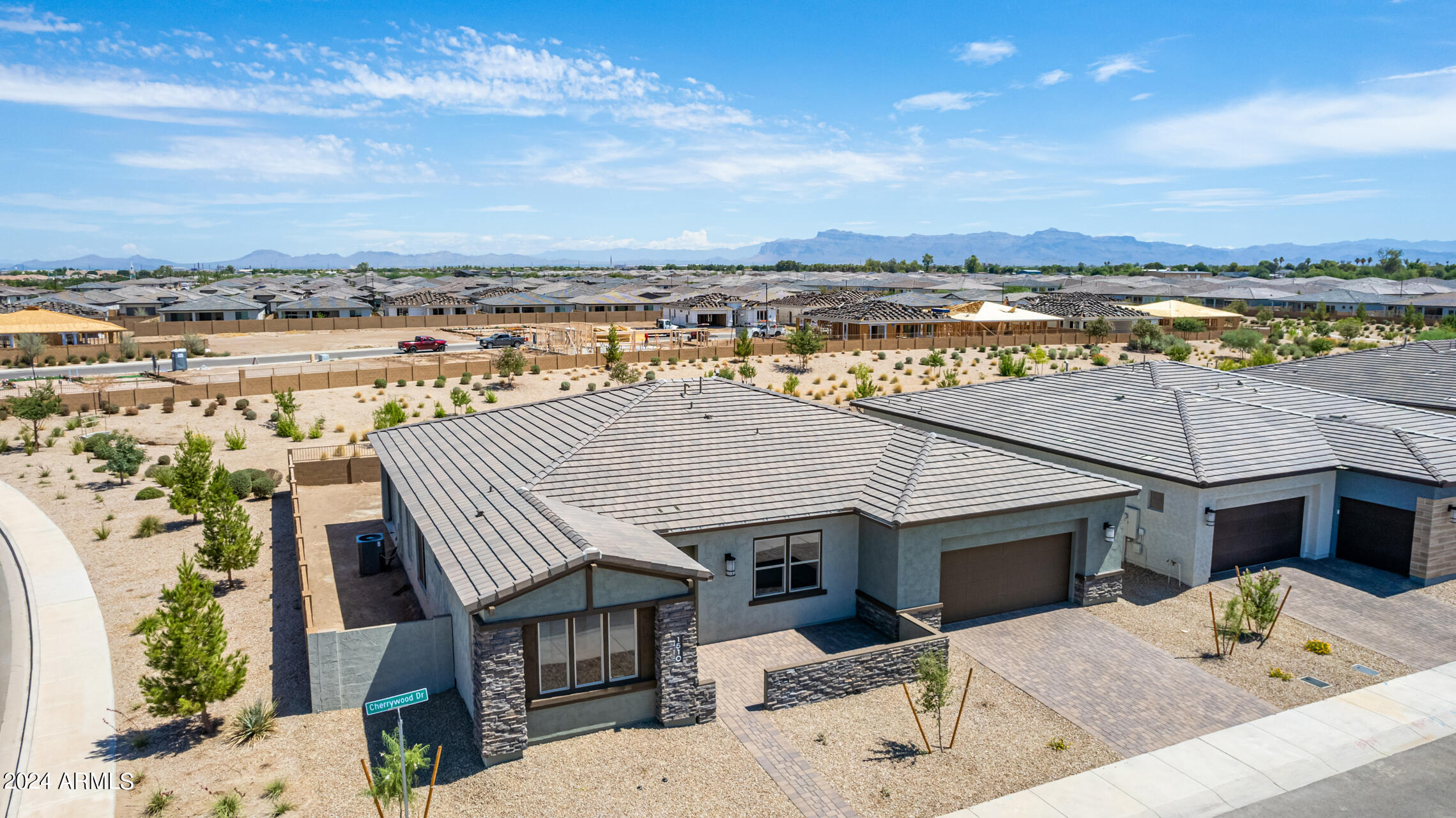 1510 W CHERRYWOOD Drive