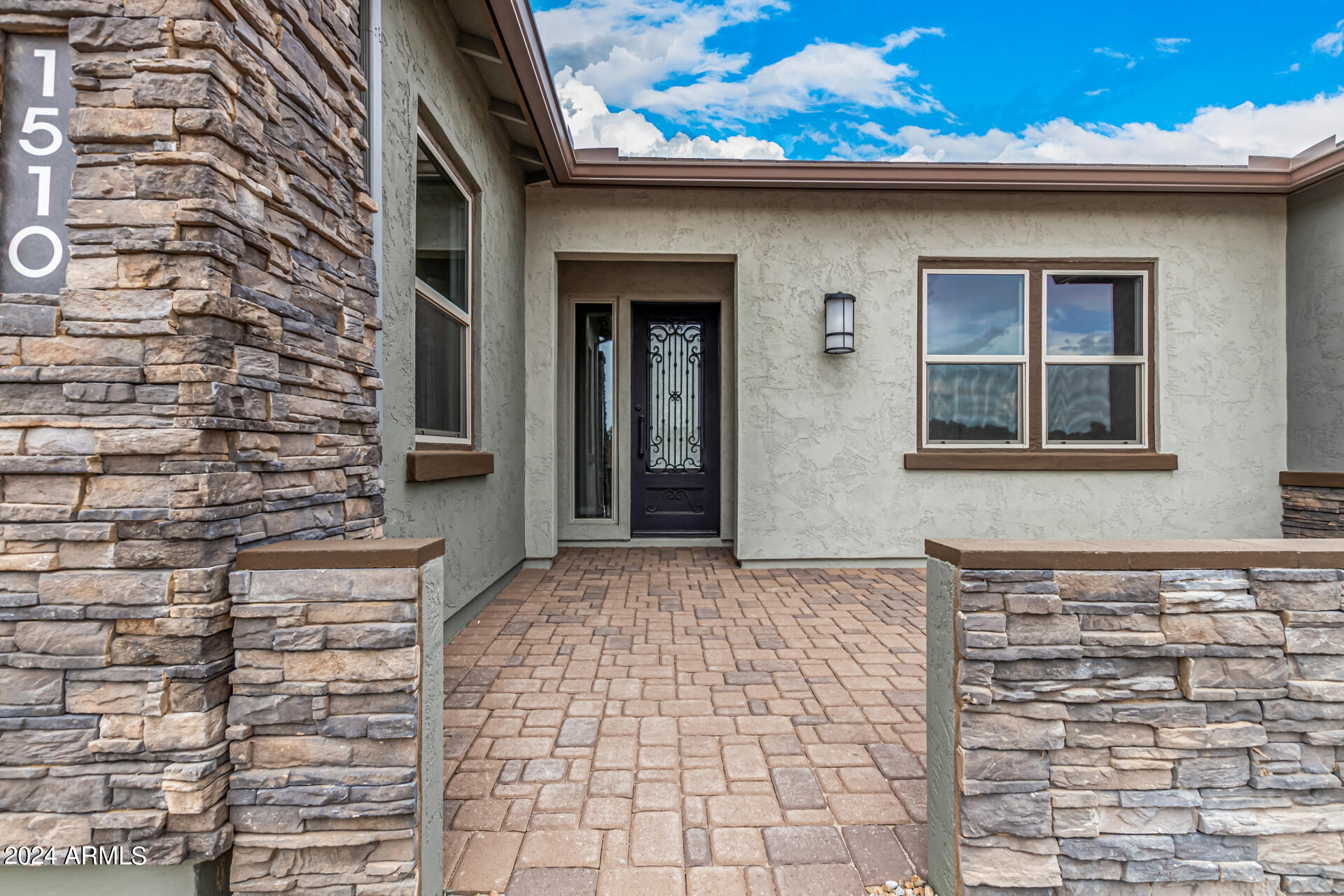 1510 W CHERRYWOOD Drive