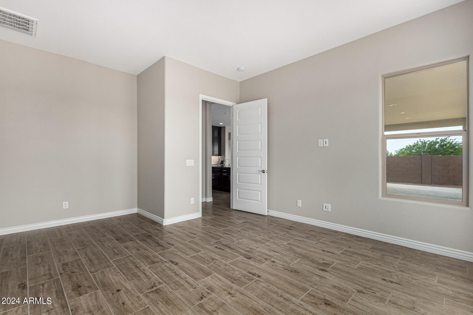 1510 W CHERRYWOOD Drive