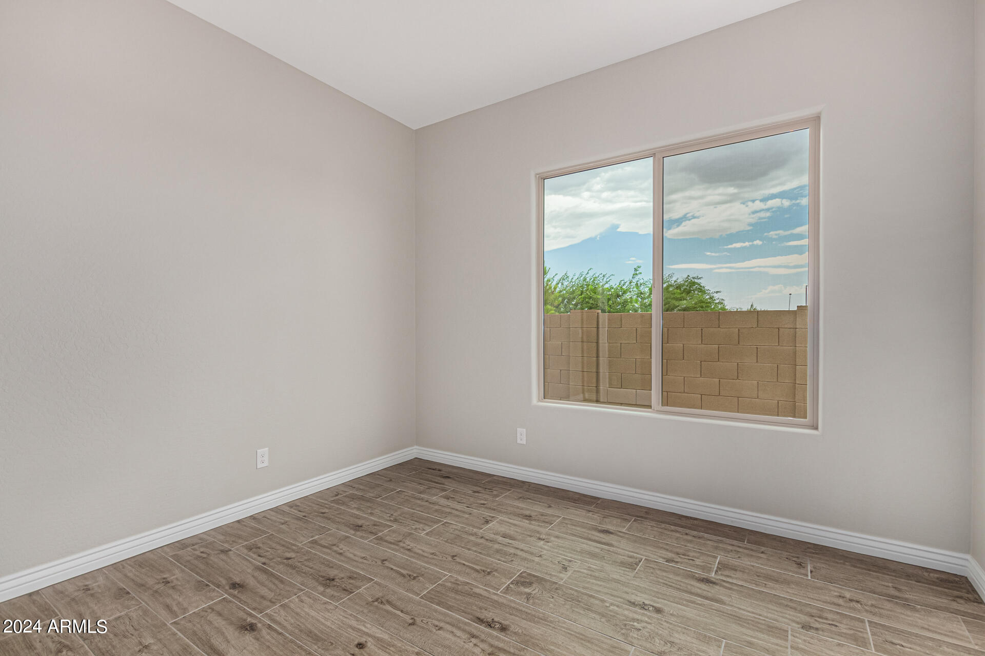 1510 W CHERRYWOOD Drive