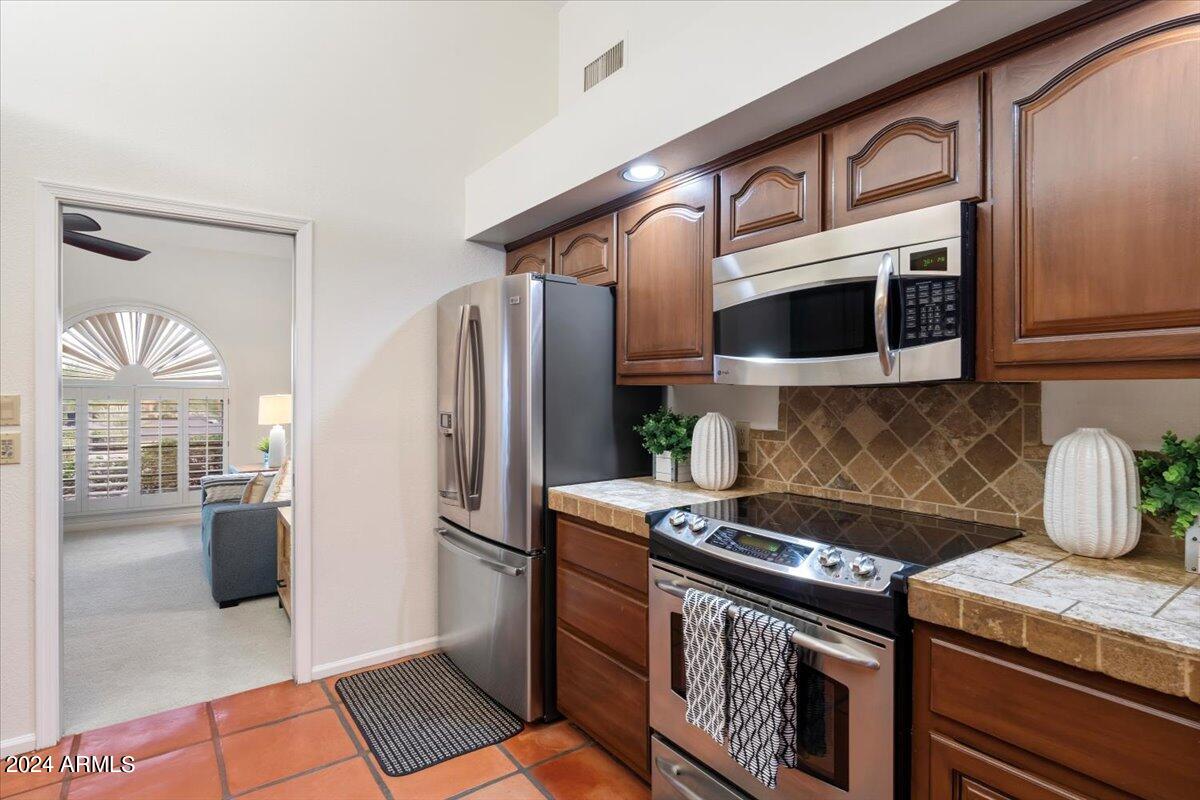 25603 N BRONCO Trail