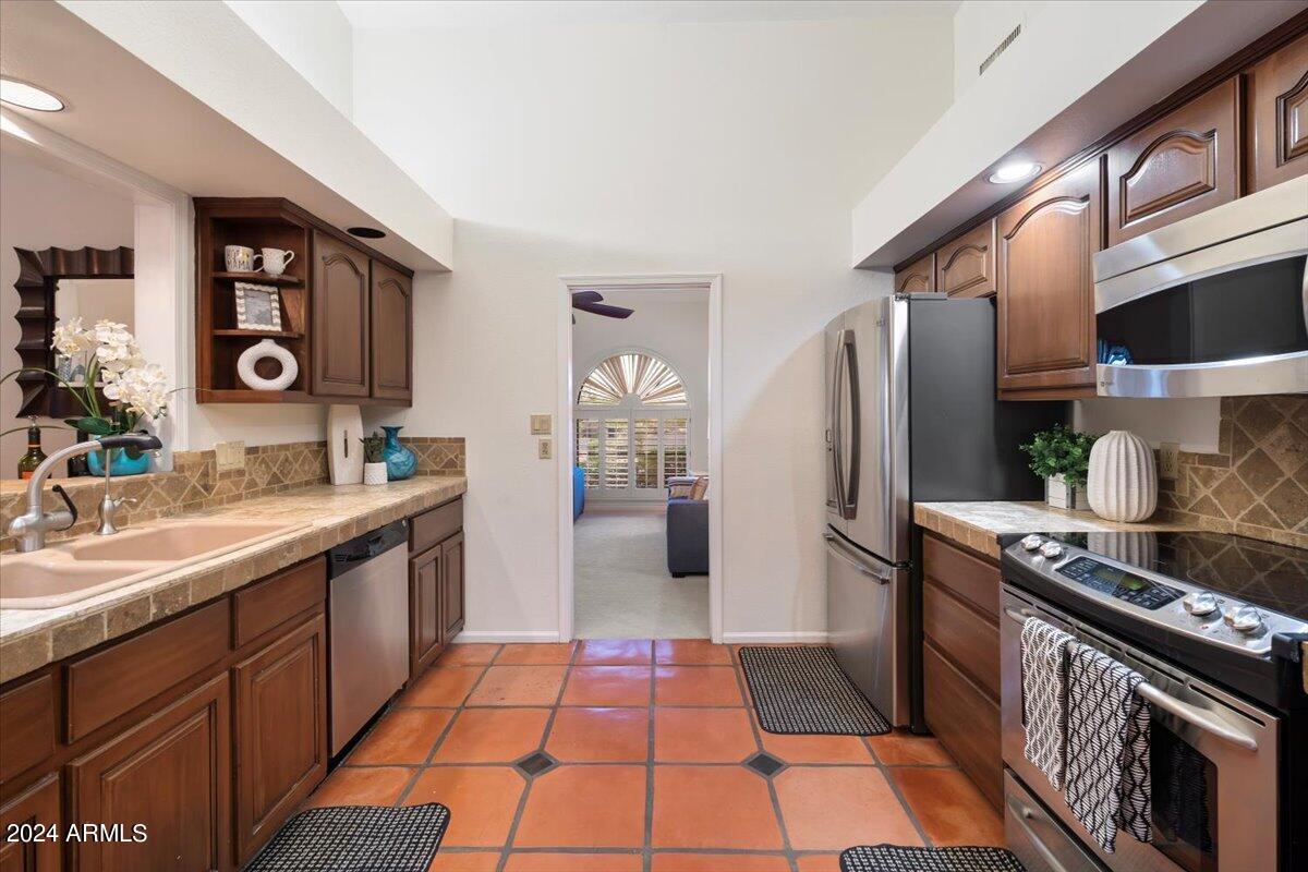 25603 N BRONCO Trail