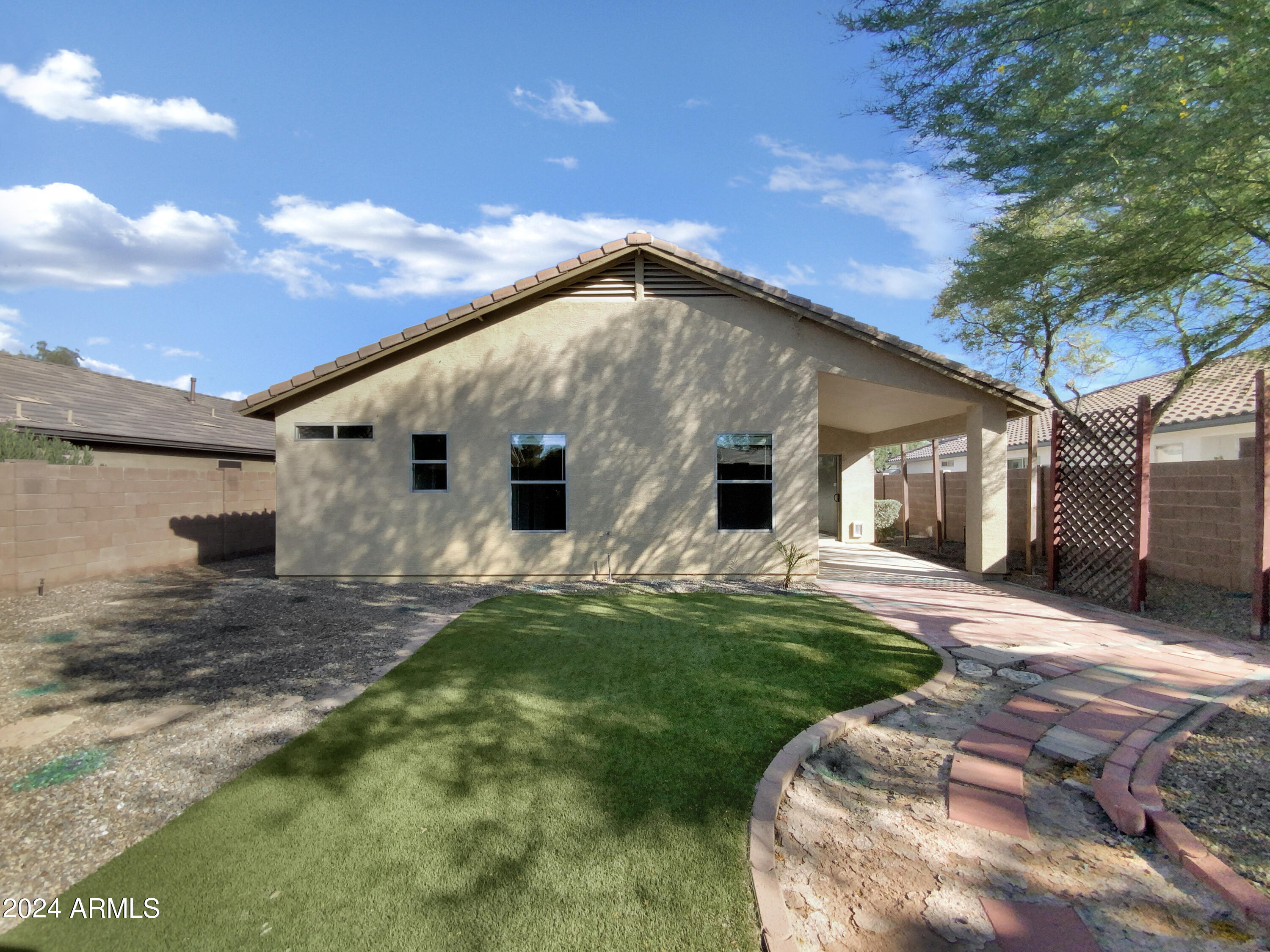 42054 W CHEYENNE Drive