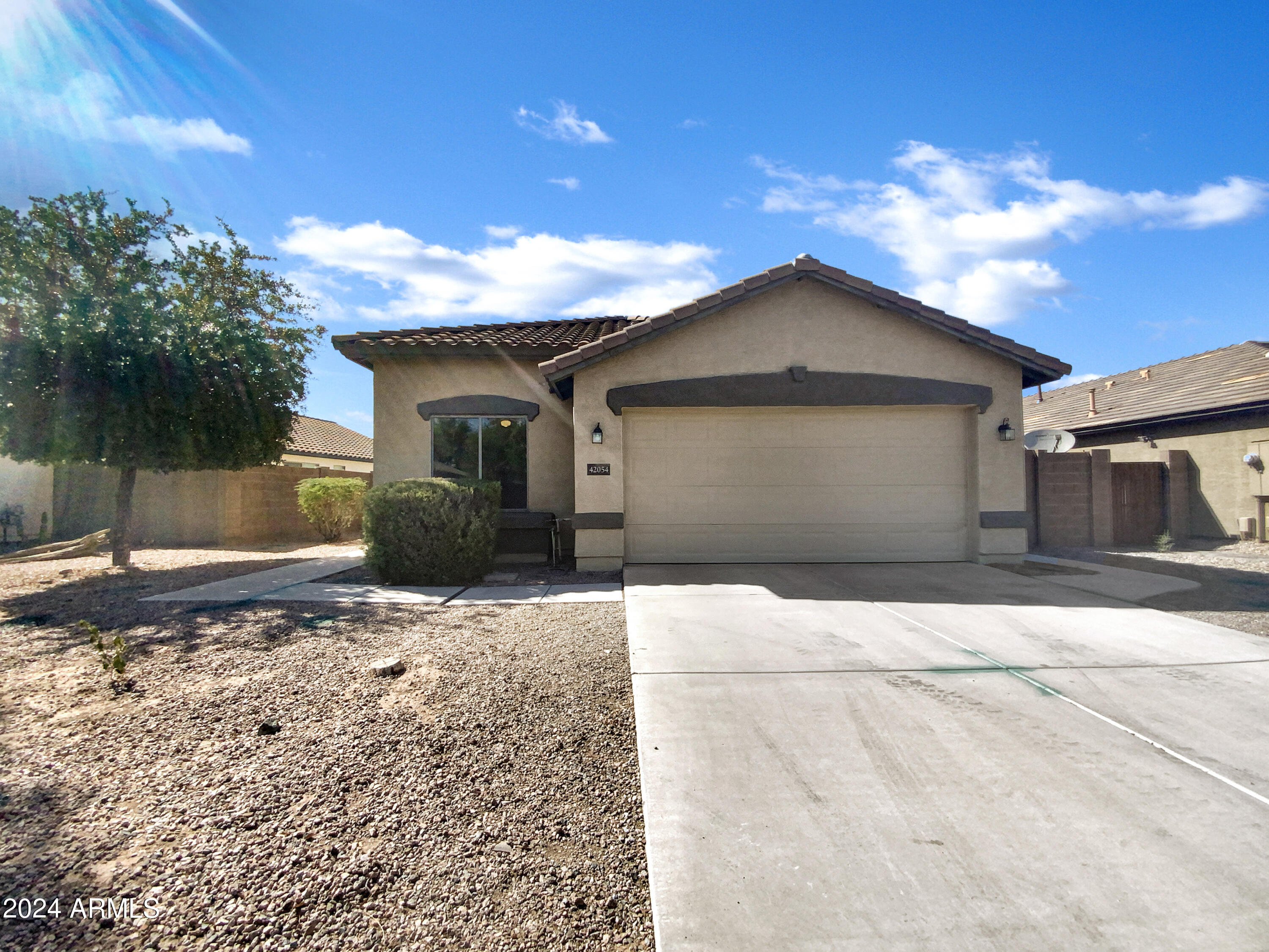 42054 W CHEYENNE Drive