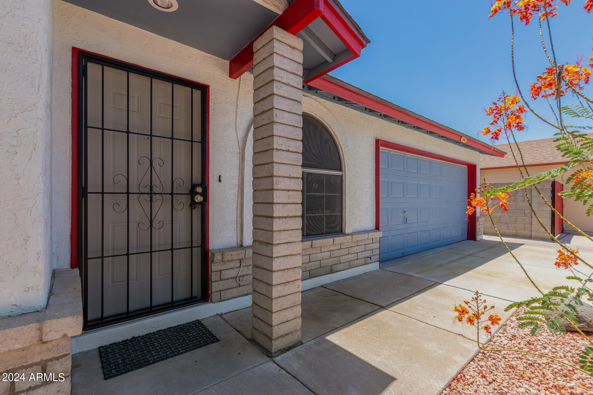 1463 E CARSON Road