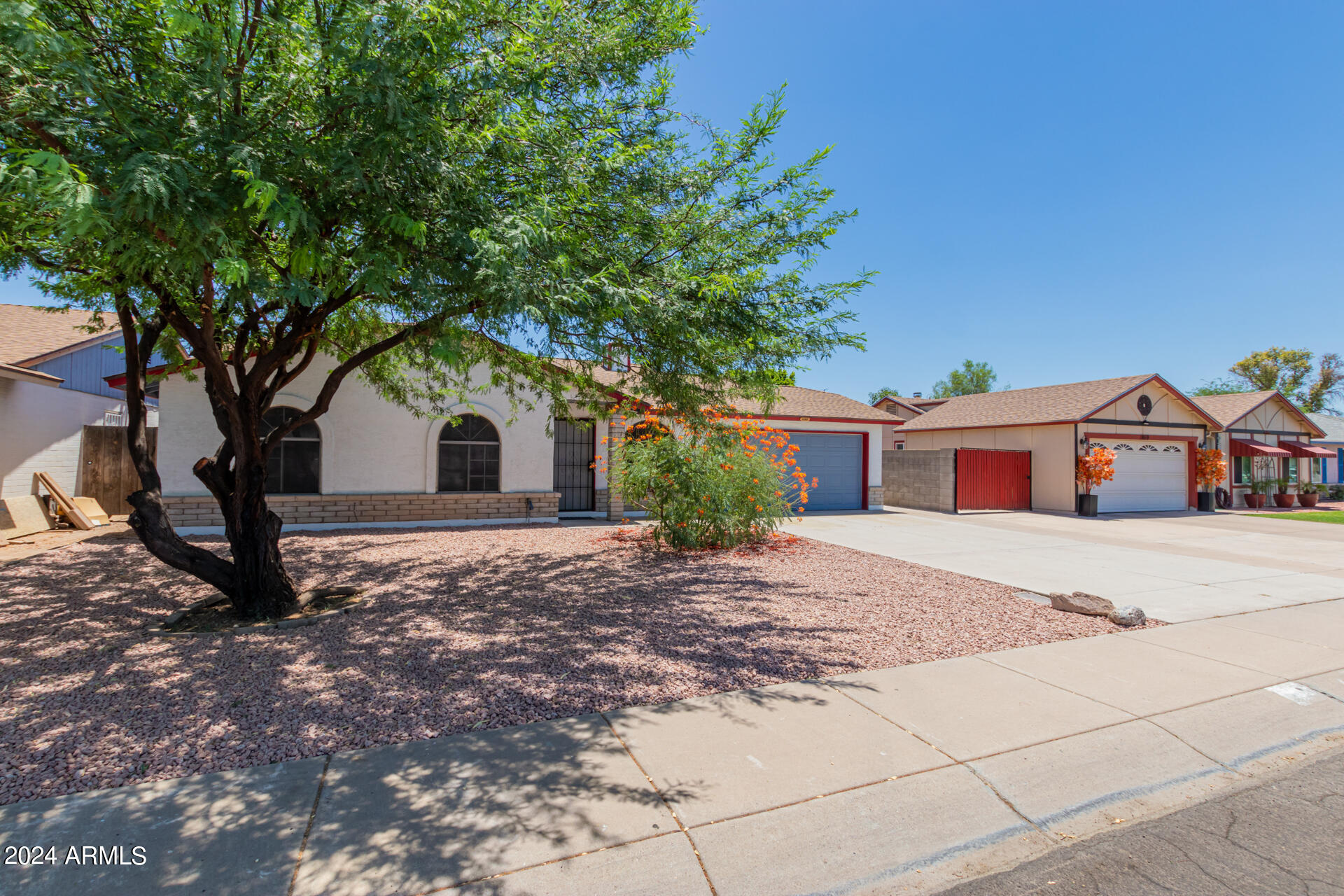 1463 E CARSON Road