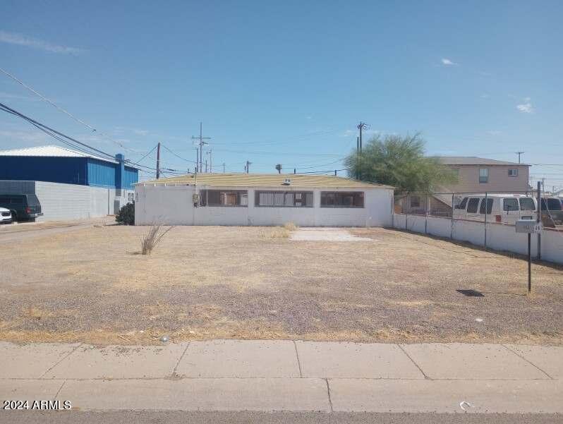 462 W HESS Avenue