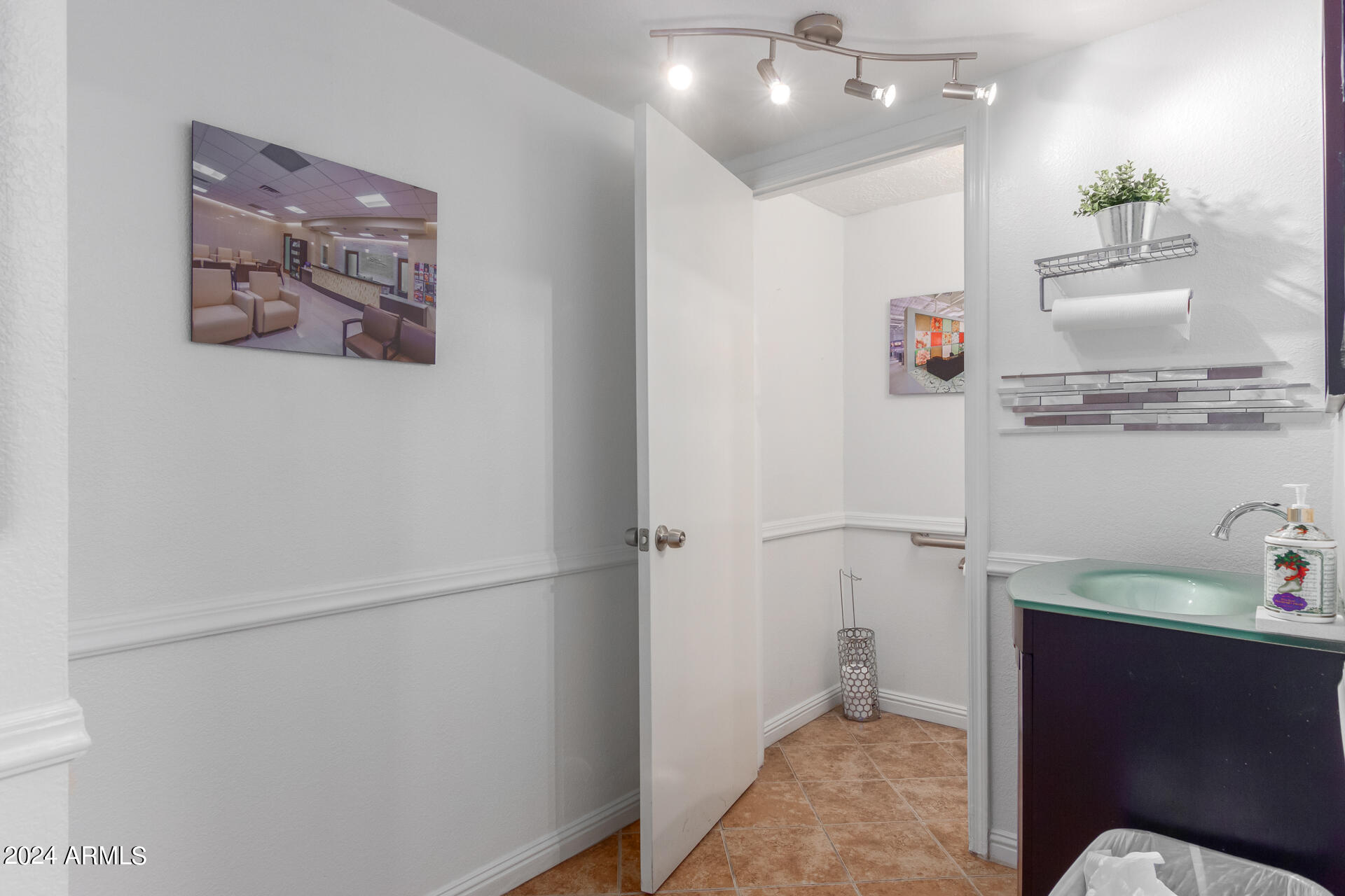 1150 N COUNTRY CLUB Drive # 3