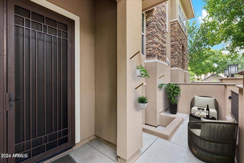 5550 N 16TH Street, 135