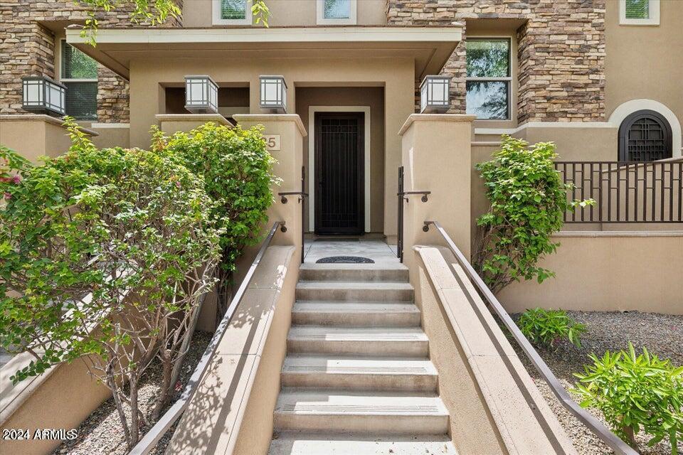 5550 N 16TH Street, 135