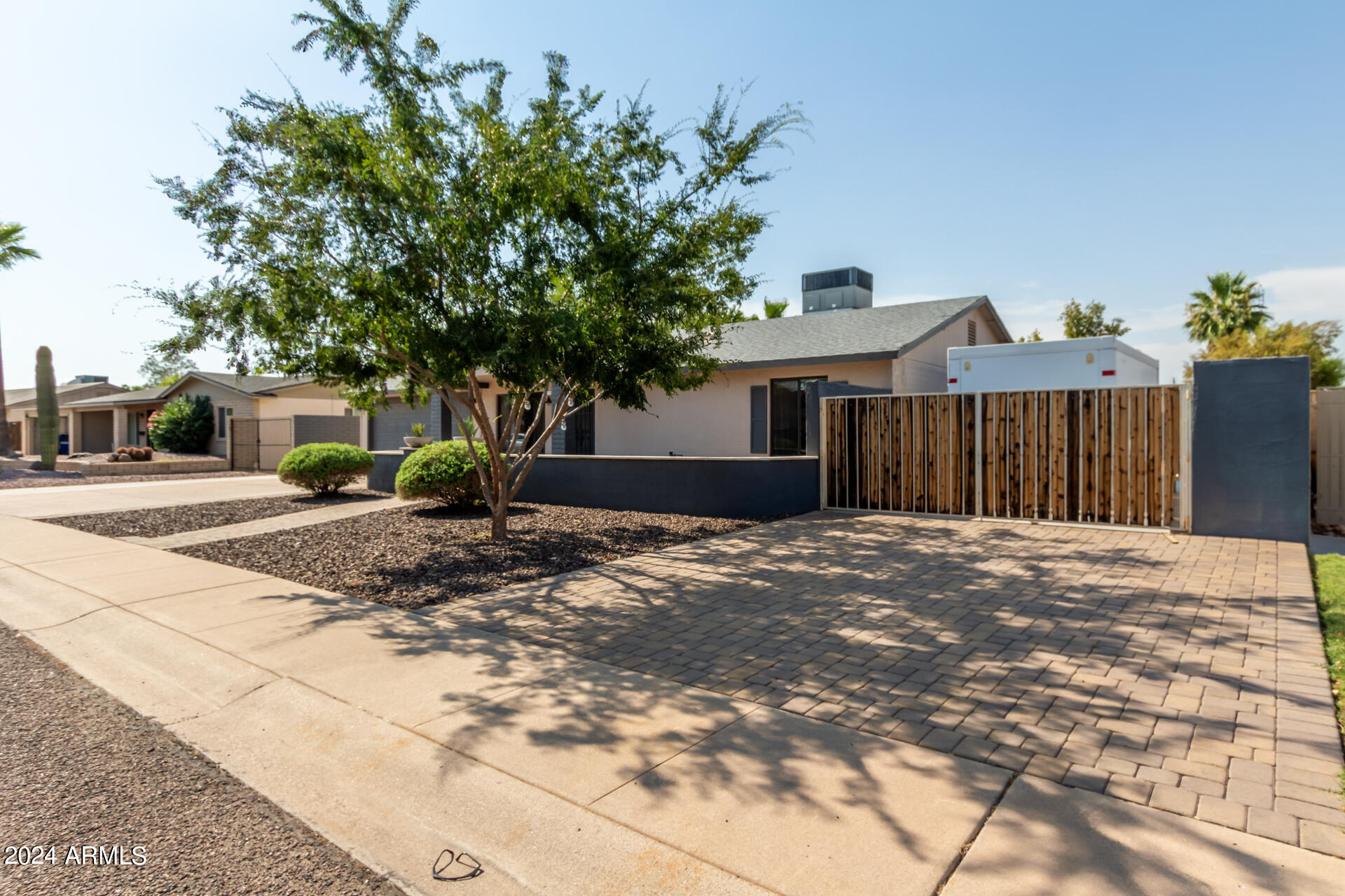 3542 E CORTEZ Street