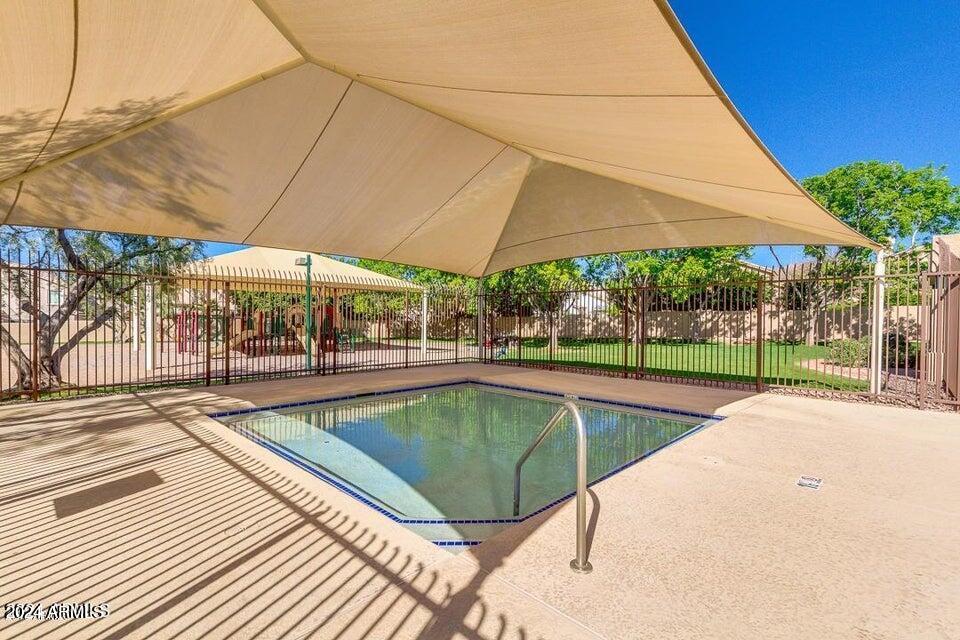 2430 E CATHEDRAL ROCK Drive