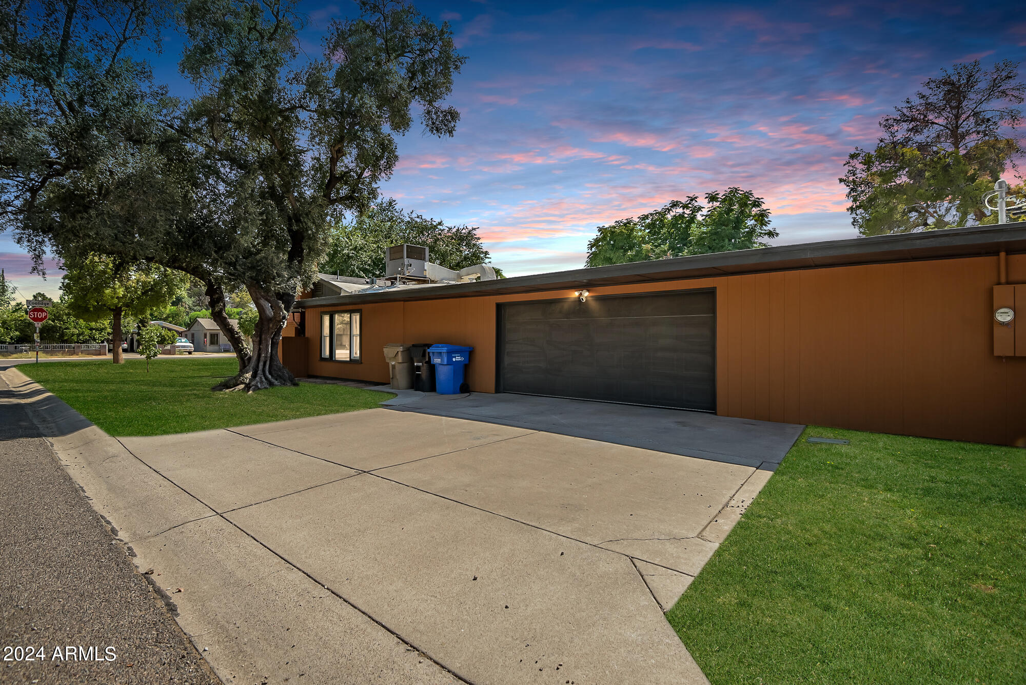 1240 E COOLIDGE Street