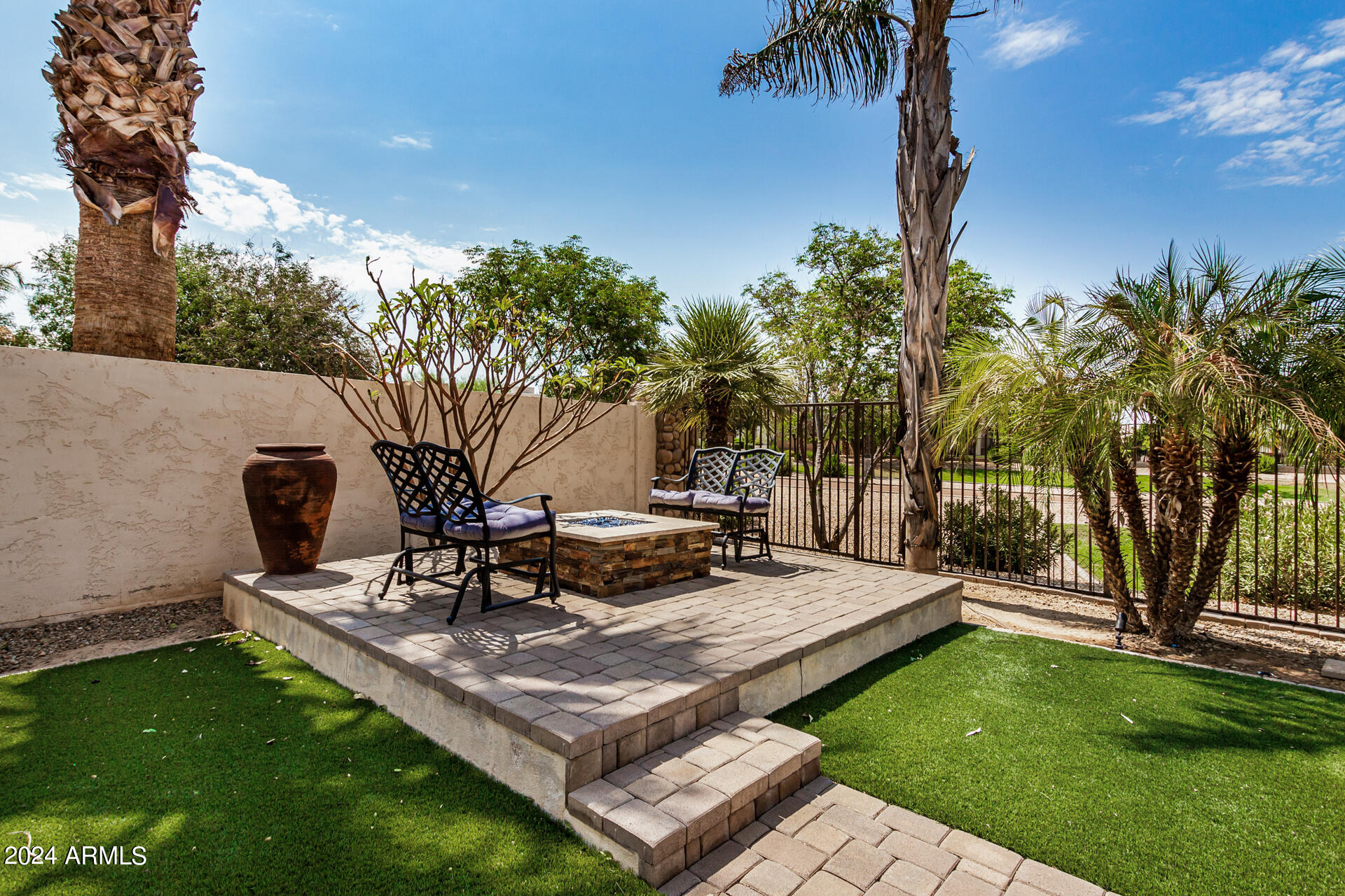 3781 E TONTO Place