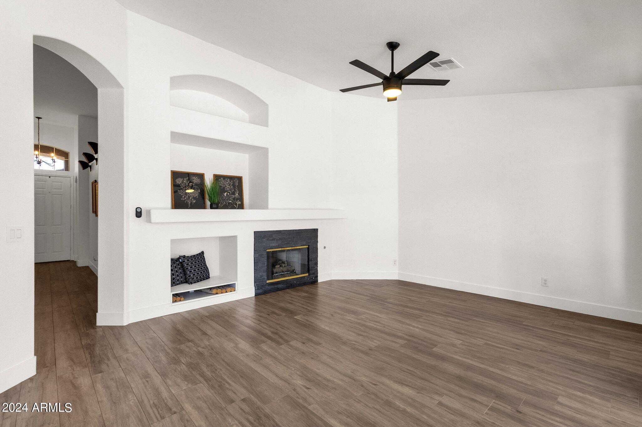 2610 W SHANNON Court
