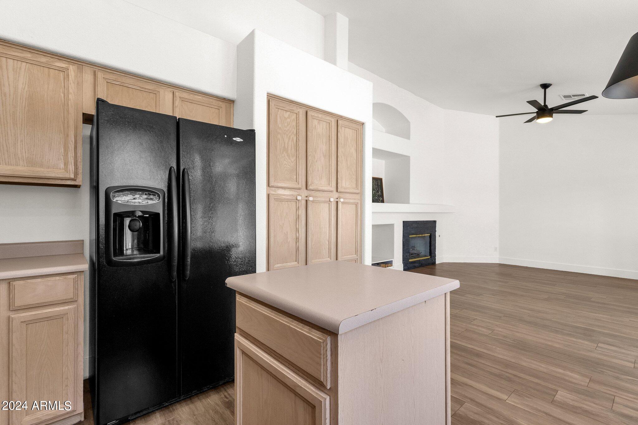 2610 W SHANNON Court