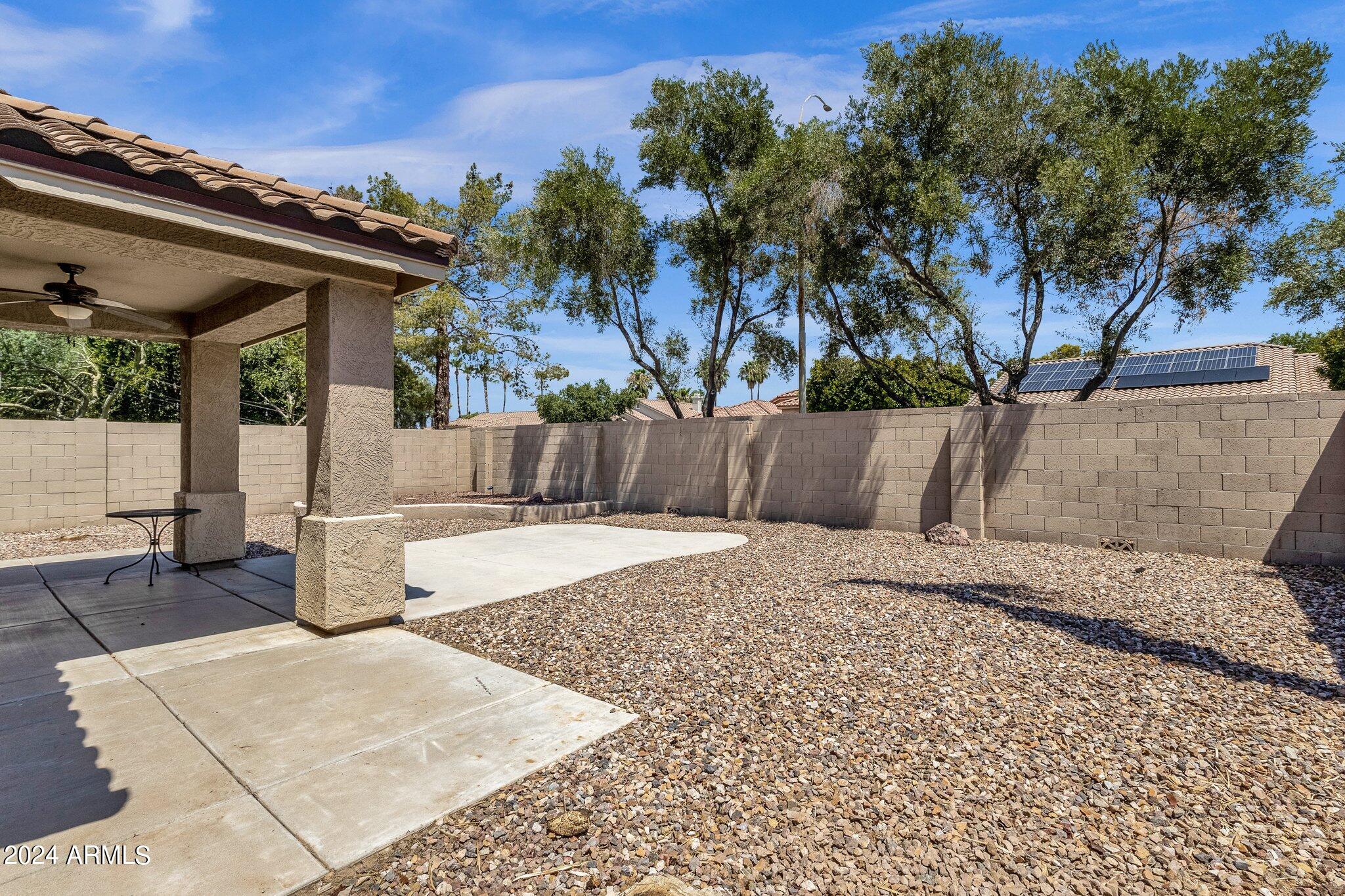 2610 W SHANNON Court