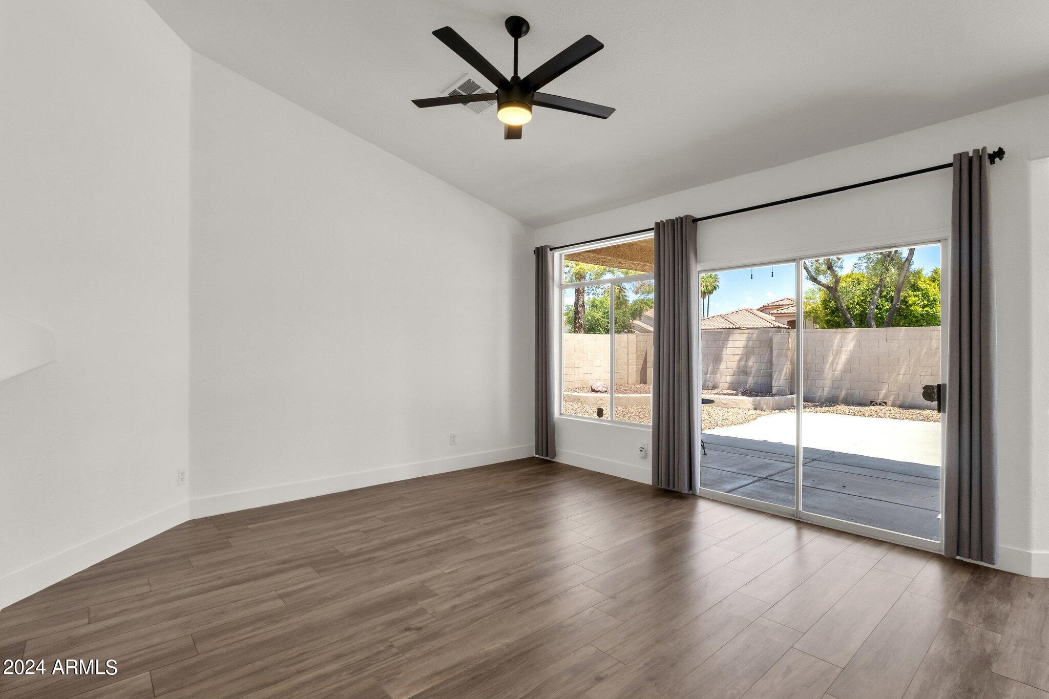 2610 W SHANNON Court