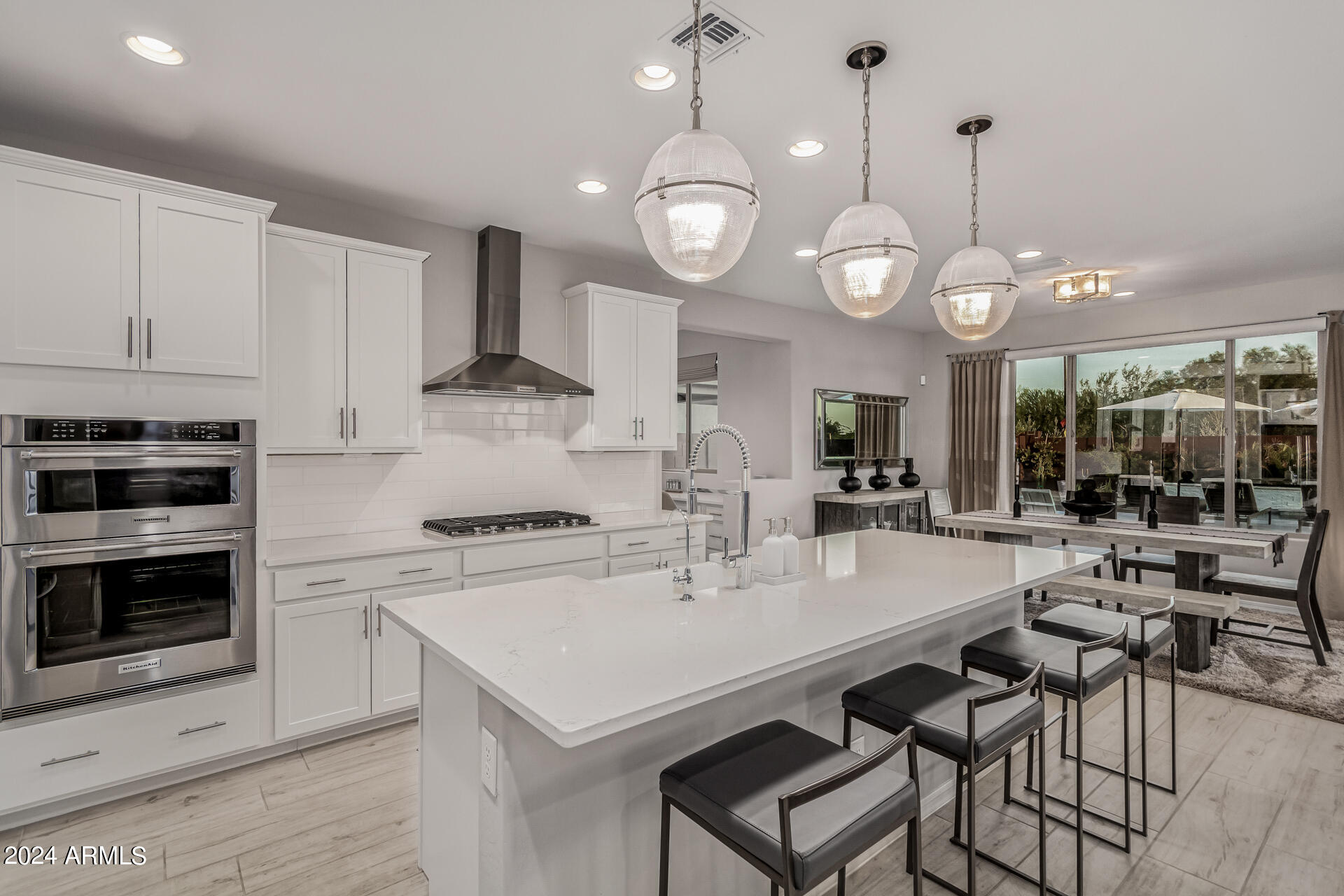 1937 W BURNSIDE Trail