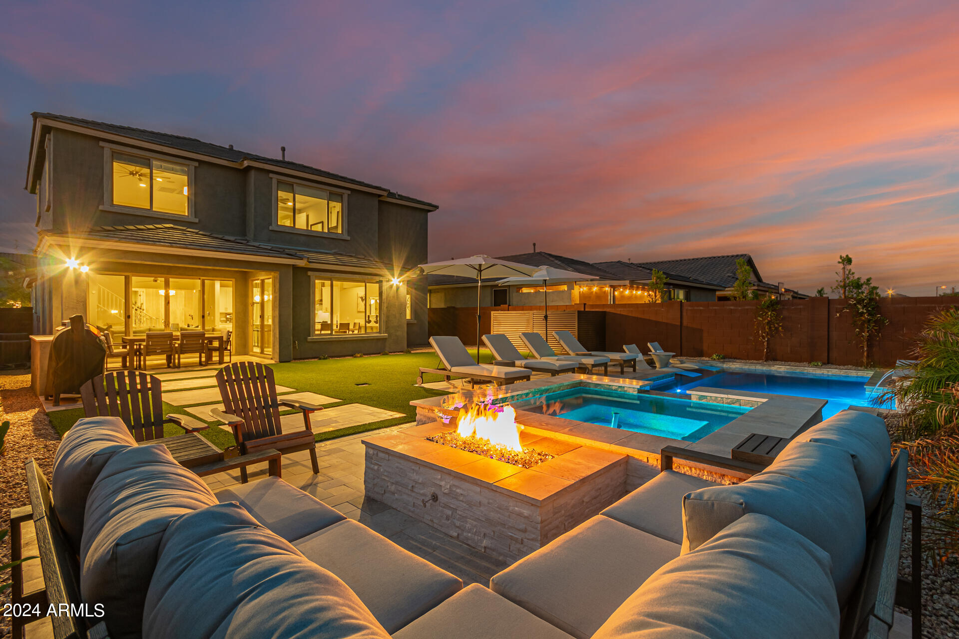 1937 W BURNSIDE Trail