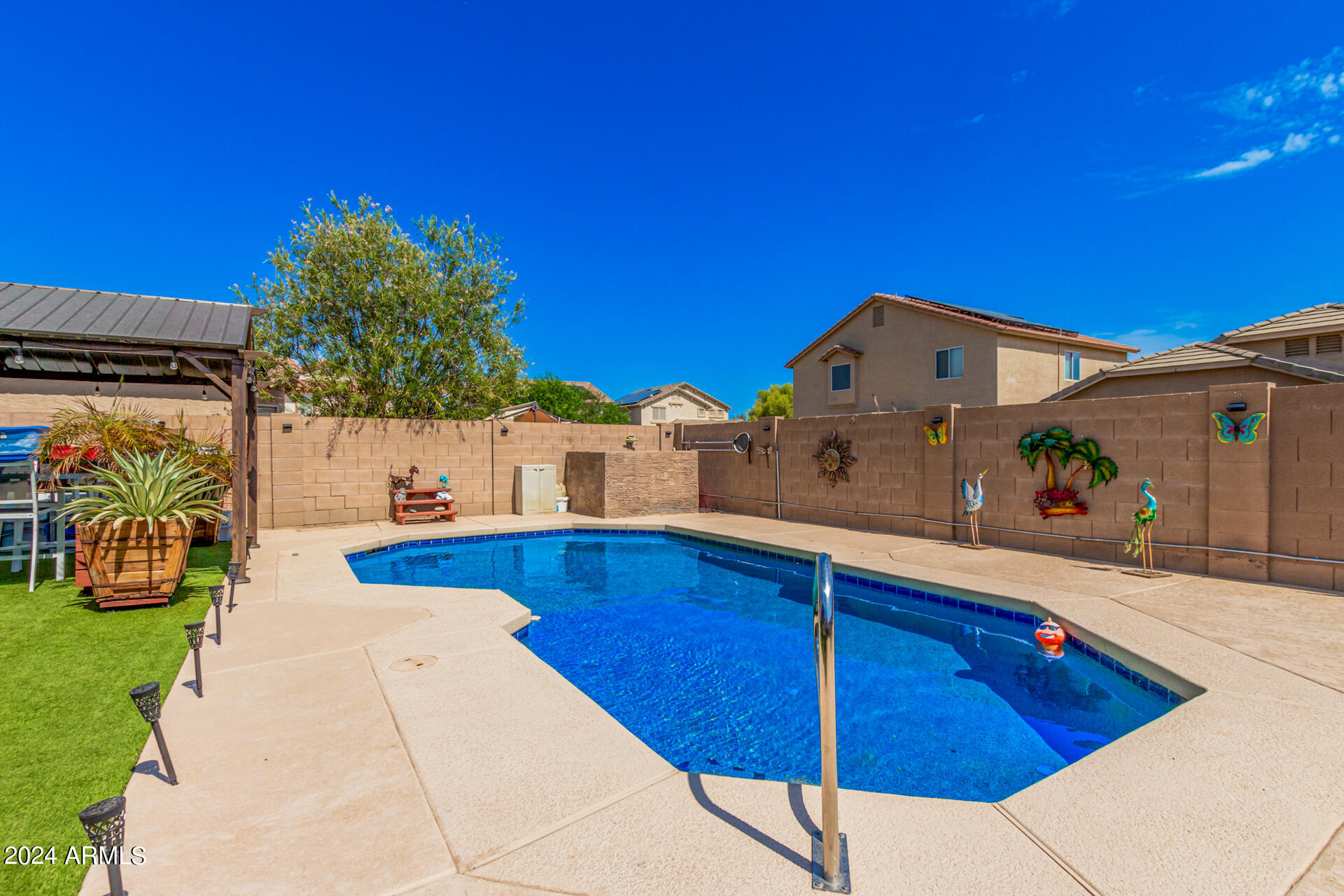 24233 W HADLEY Street