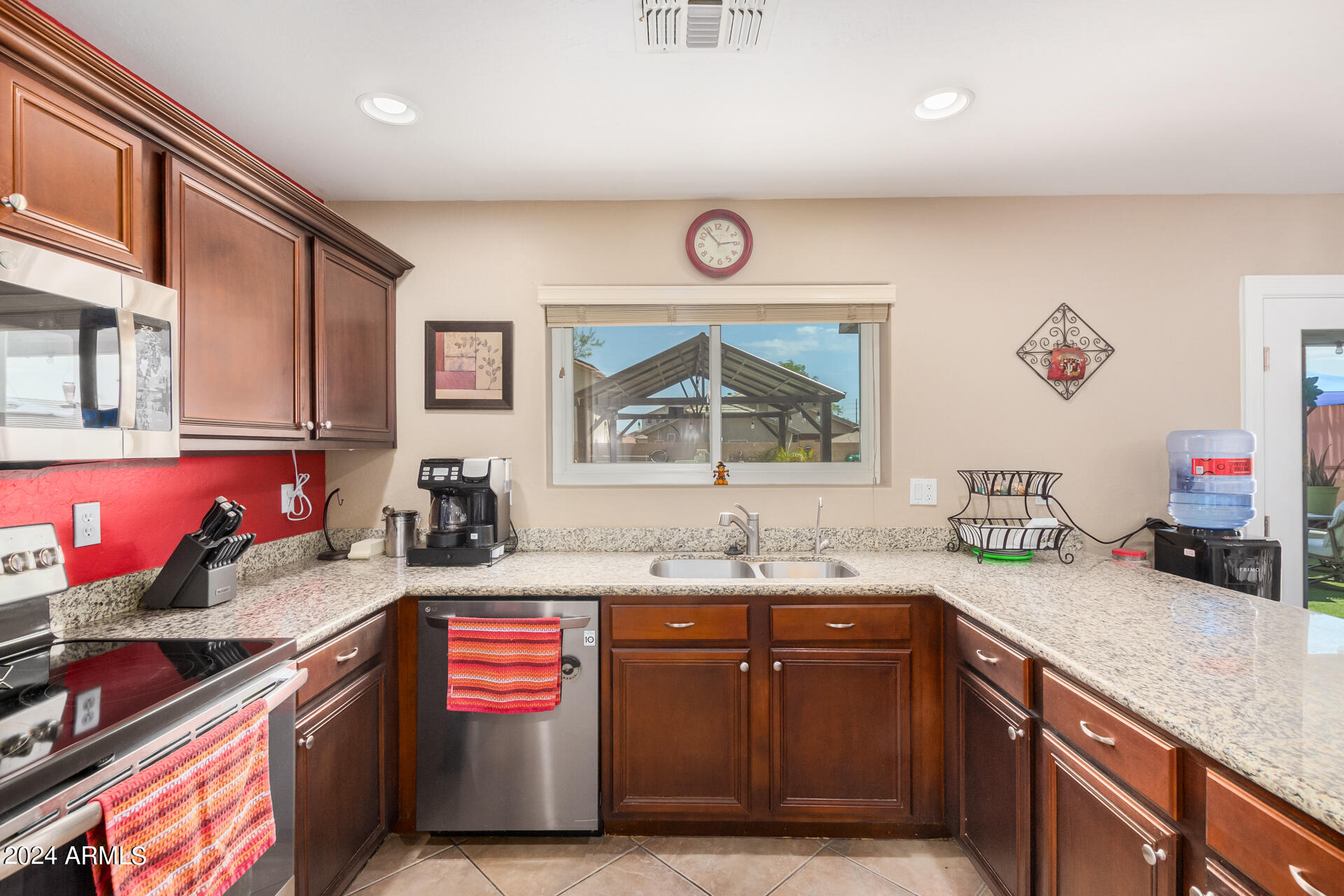 24233 W HADLEY Street