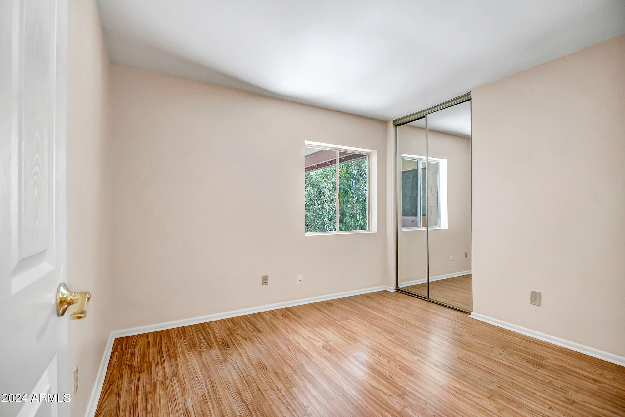 5813 W SHANGRI LA Road